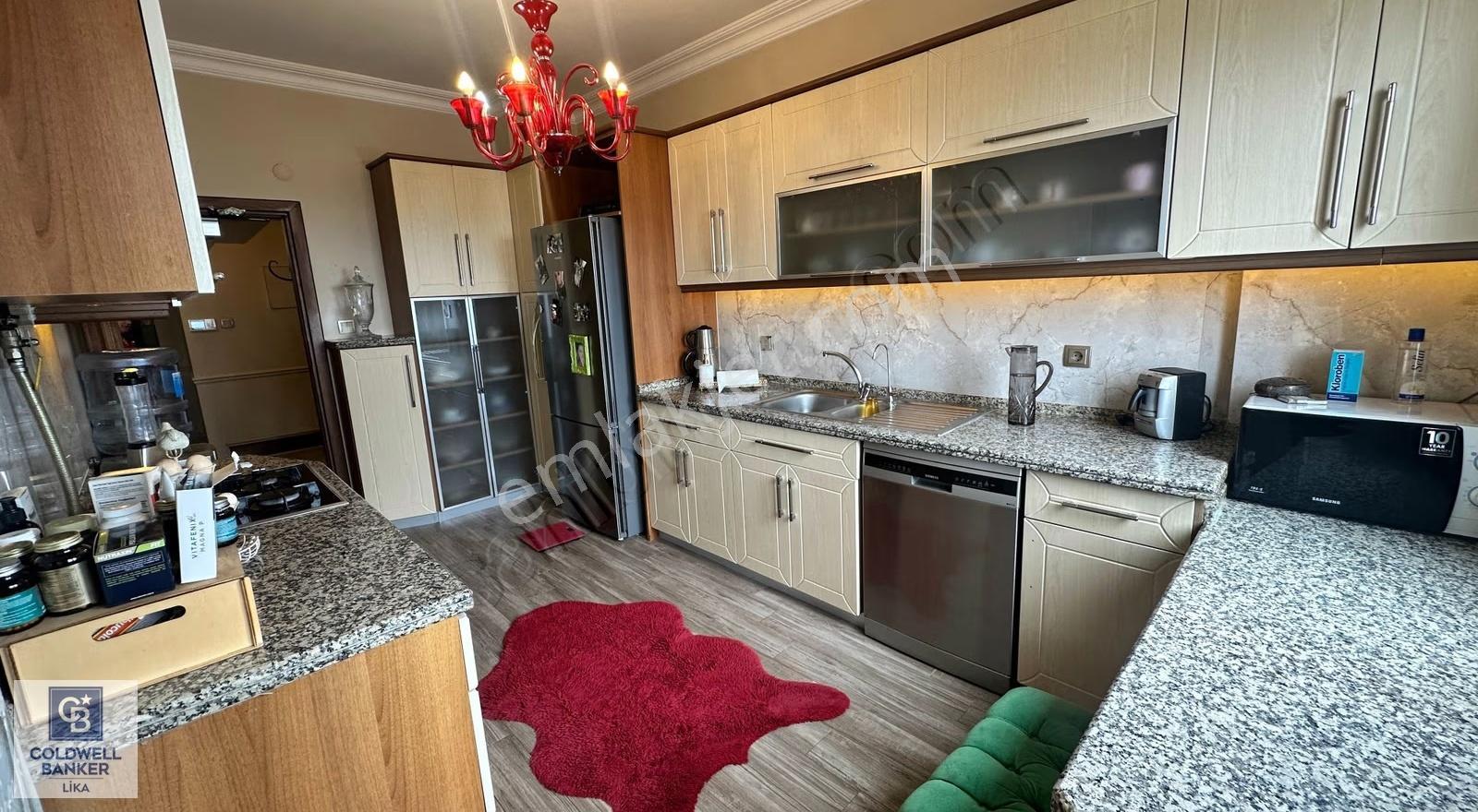 2 No'lu Beşirli'de Deniz Manzaralı Ayrı Girişli Dublex Daire - Görsel 2