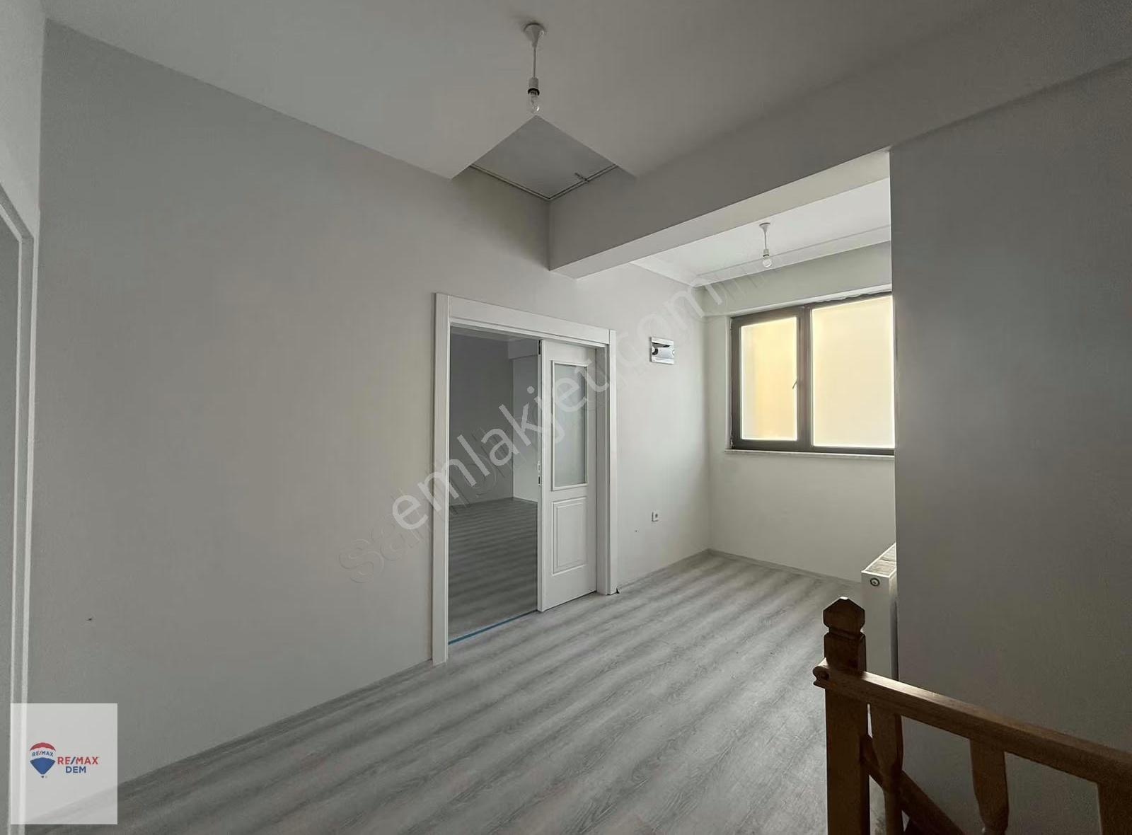 Remax Dem'den Erzincan Çukurkuyuda Satılık Villa - Görsel 15