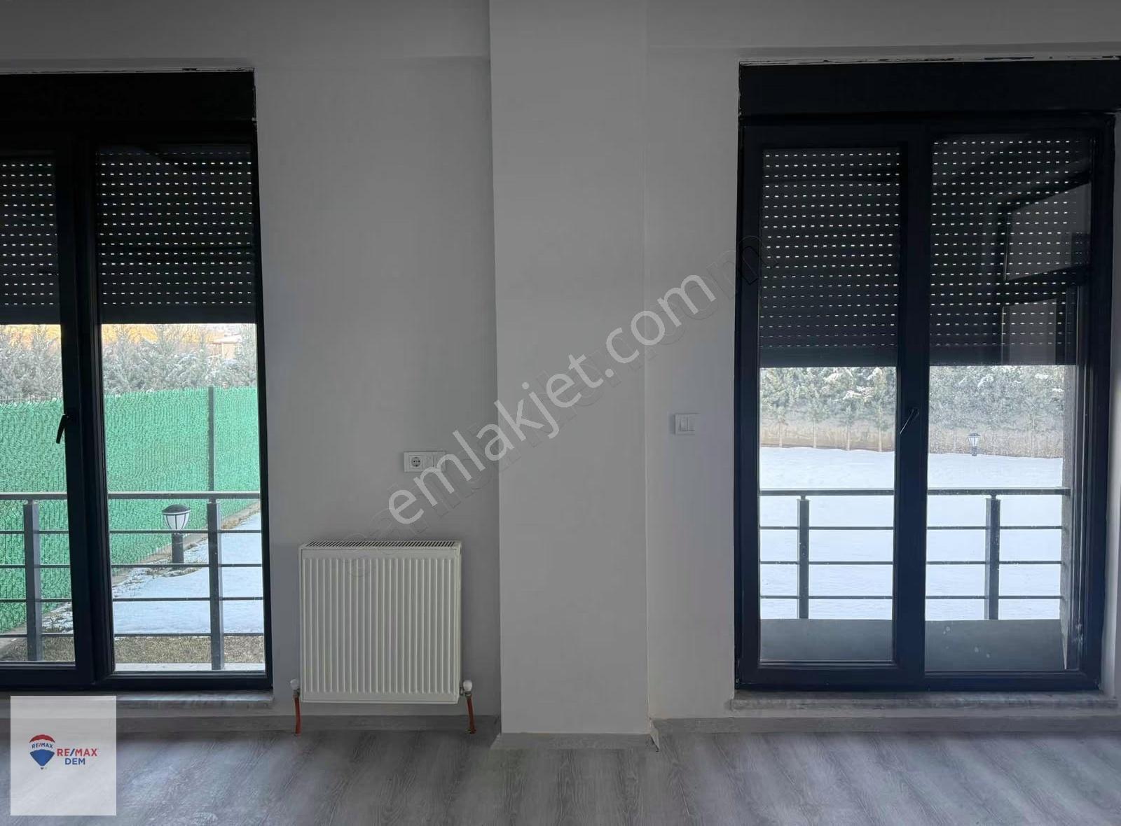 Remax Dem'den Erzincan Çukurkuyuda Satılık Villa - Görsel 19