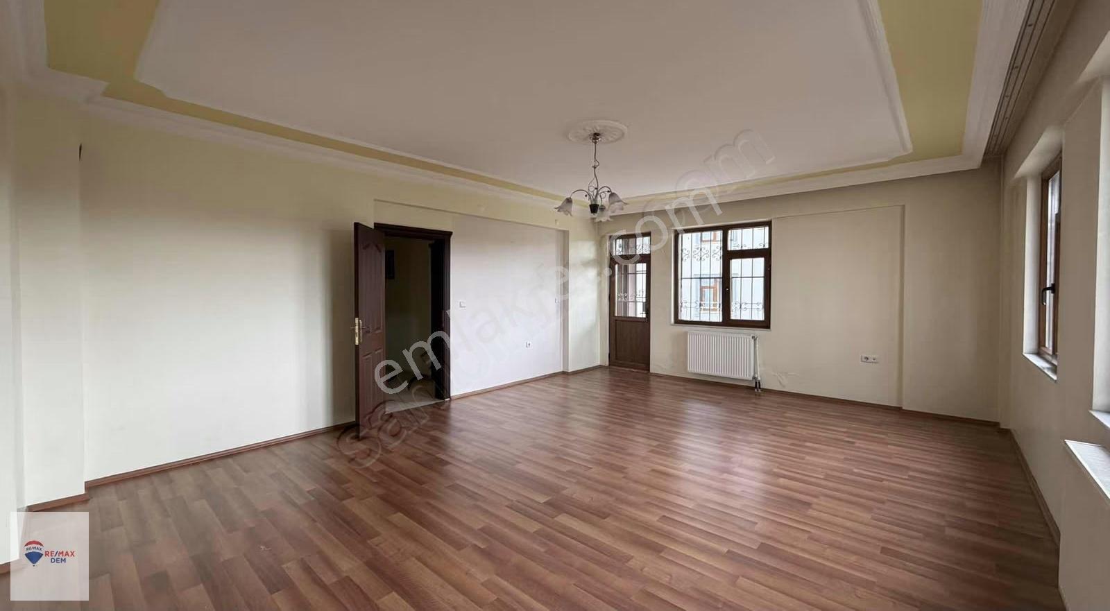 Remax Dem'den Ergenekon Mahallesinde Geniş 3+1 Satılık Daire - Görsel 7