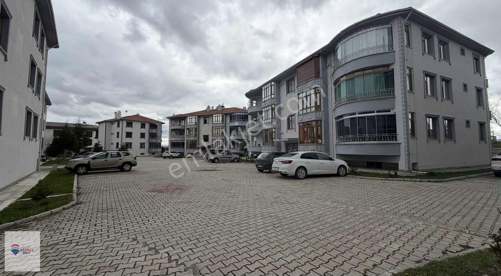 Remax Dem'den Ergenekon Mahallesinde Geniş 3+1 Satılık Daire - Görsel 5
