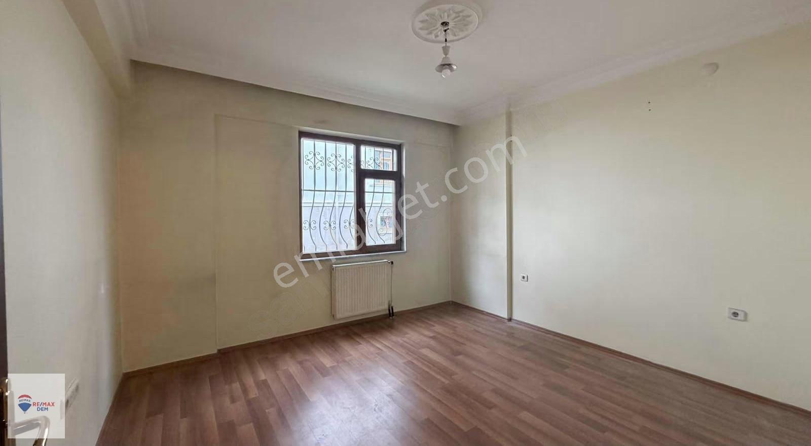 Remax Dem'den Ergenekon Mahallesinde Geniş 3+1 Satılık Daire - Görsel 16