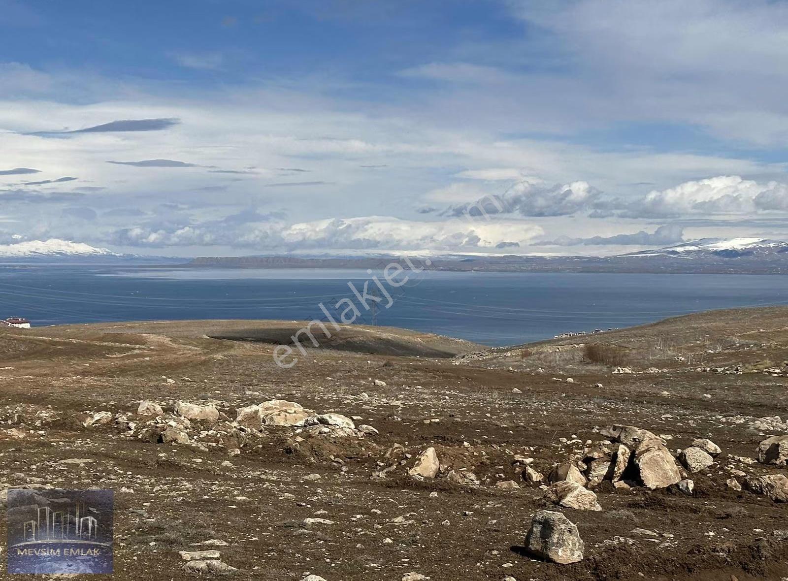 Edremitte Göl Manzaralı İmara Sıfır 6.217 M2 Tarla
