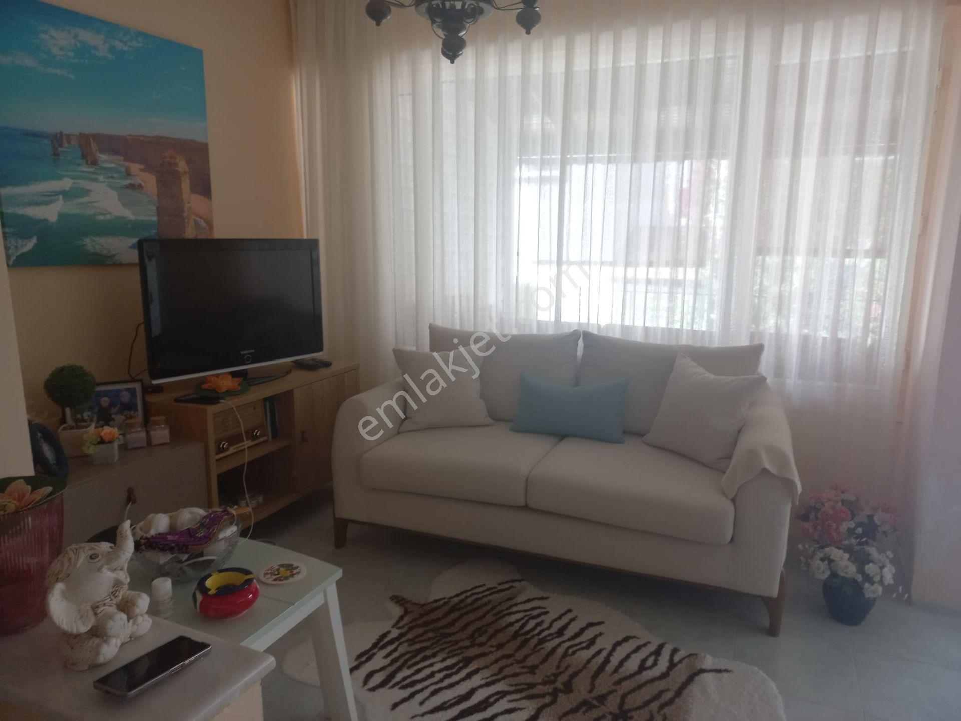 Çeşme Pırlanta Plajı Havuzlu Sitede 4+1 Triplex Müstakil Bahçeli - Görsel 13