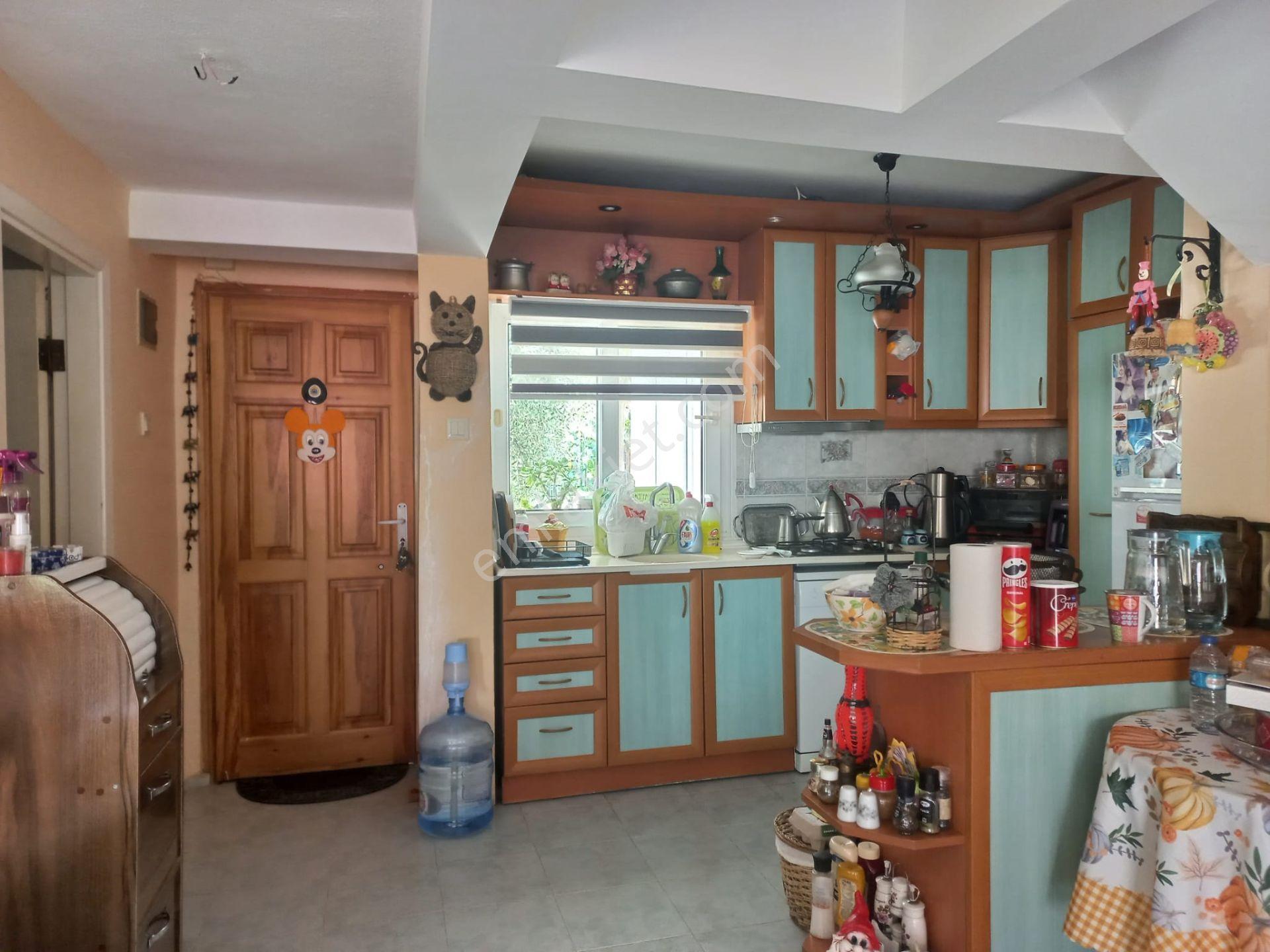 Çeşme Pırlanta Plajı Havuzlu Sitede 4+1 Triplex Müstakil Bahçeli - Görsel 15