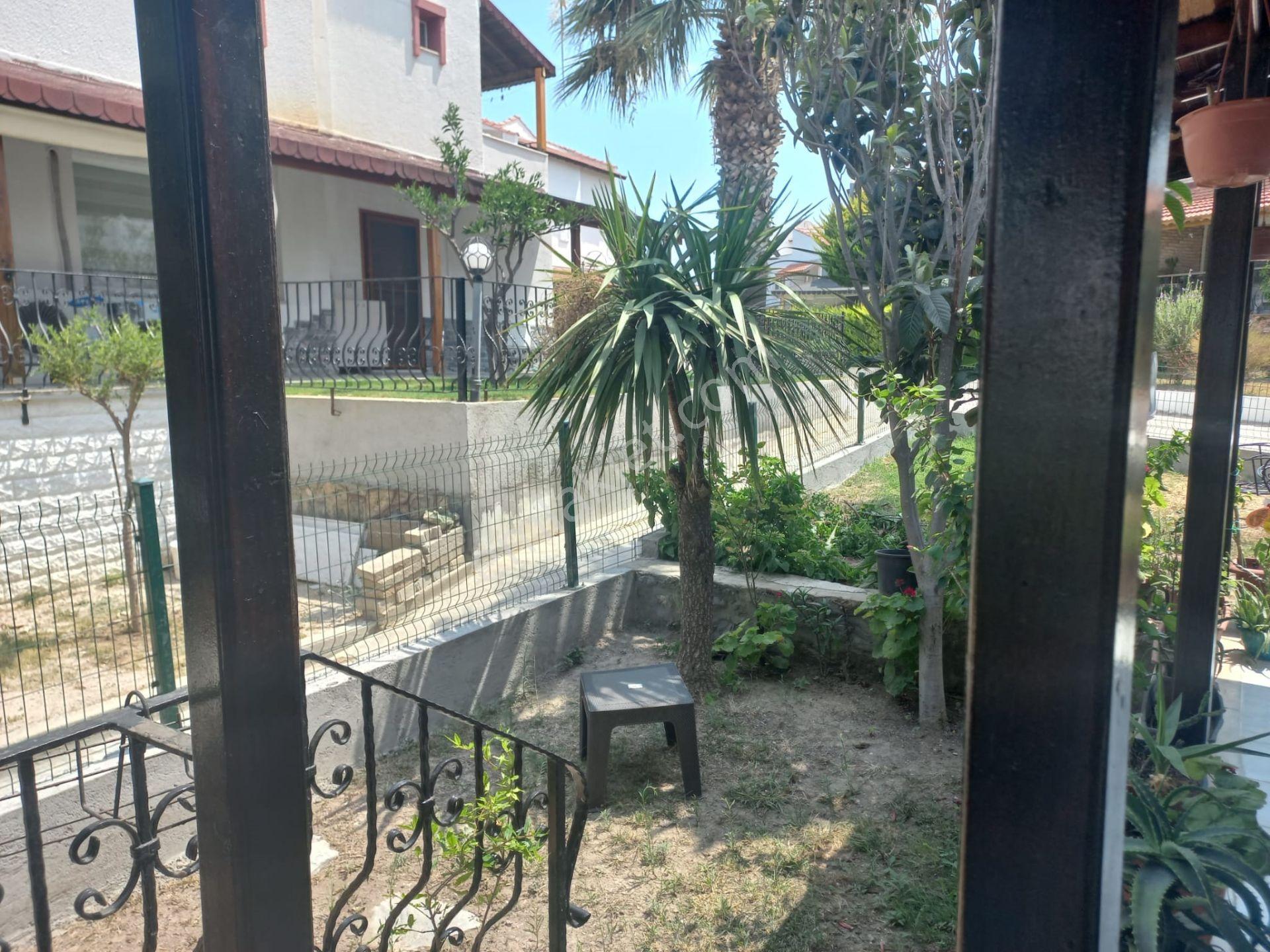 Çeşme Pırlanta Plajı Havuzlu Sitede 4+1 Triplex Müstakil Bahçeli - Görsel 5
