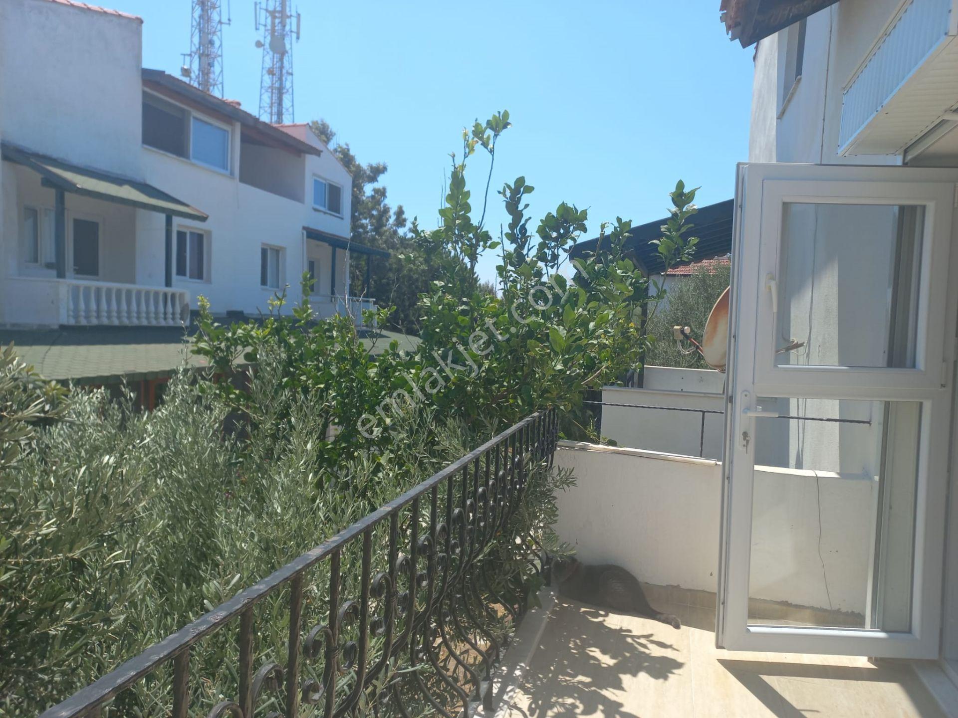 Çeşme Pırlanta Plajı Havuzlu Sitede 4+1 Triplex Müstakil Bahçeli - Görsel 6