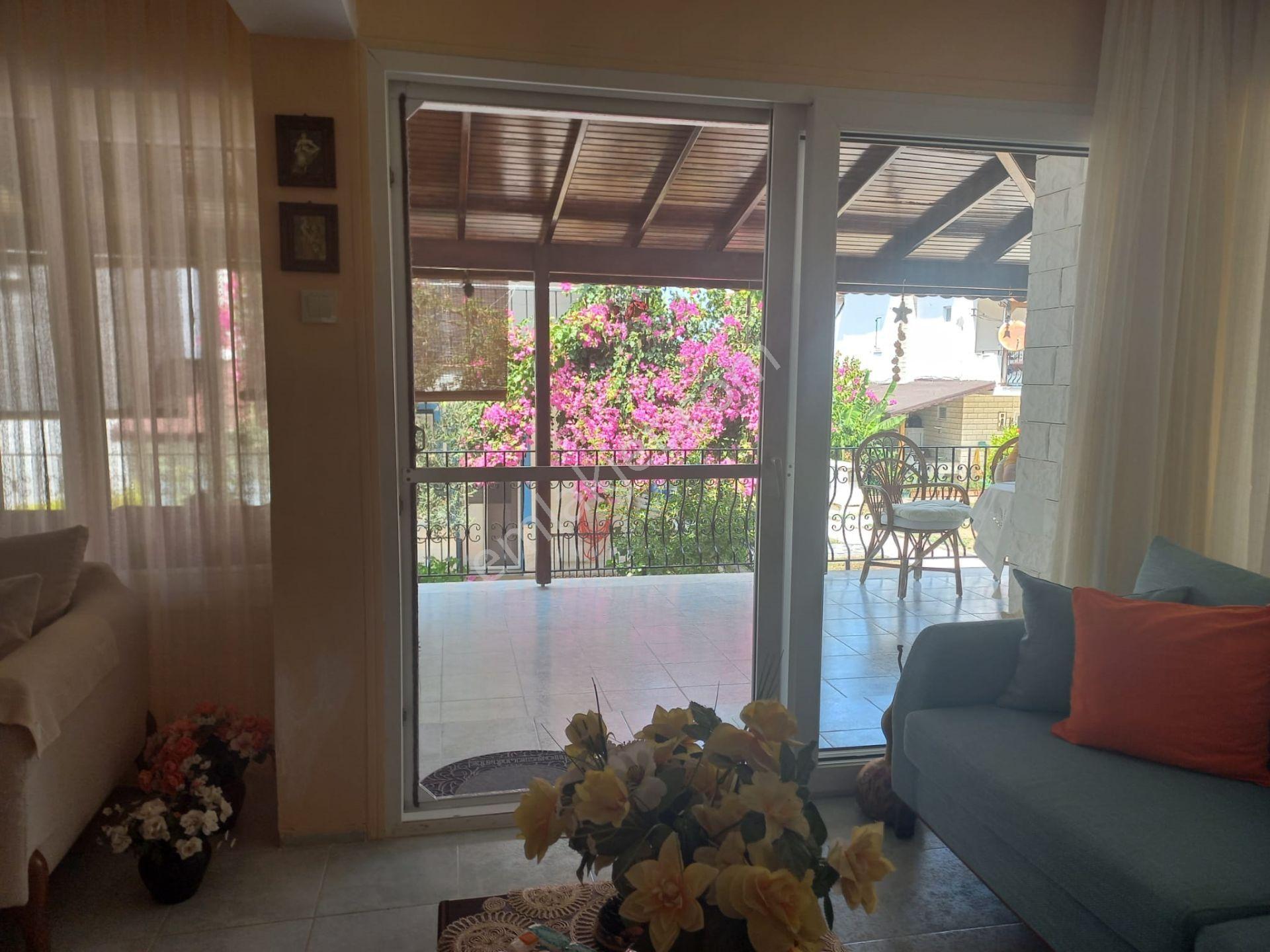 Çeşme Pırlanta Plajı Havuzlu Sitede 4+1 Triplex Müstakil Bahçeli - Görsel 11