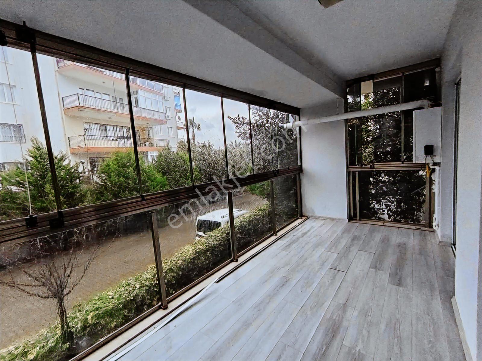 Kuşadasın Da Devamlı Kiralık Lüks 3+1 Daire - Görsel 15