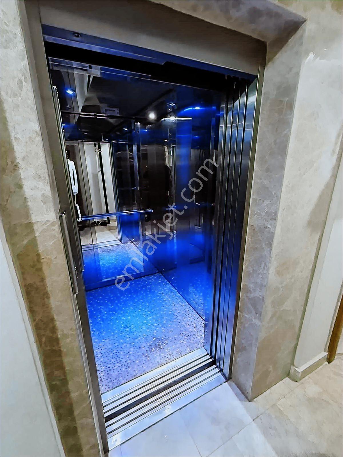 Kuşadasın Da Devamlı Kiralık Lüks 3+1 Daire - Görsel 18