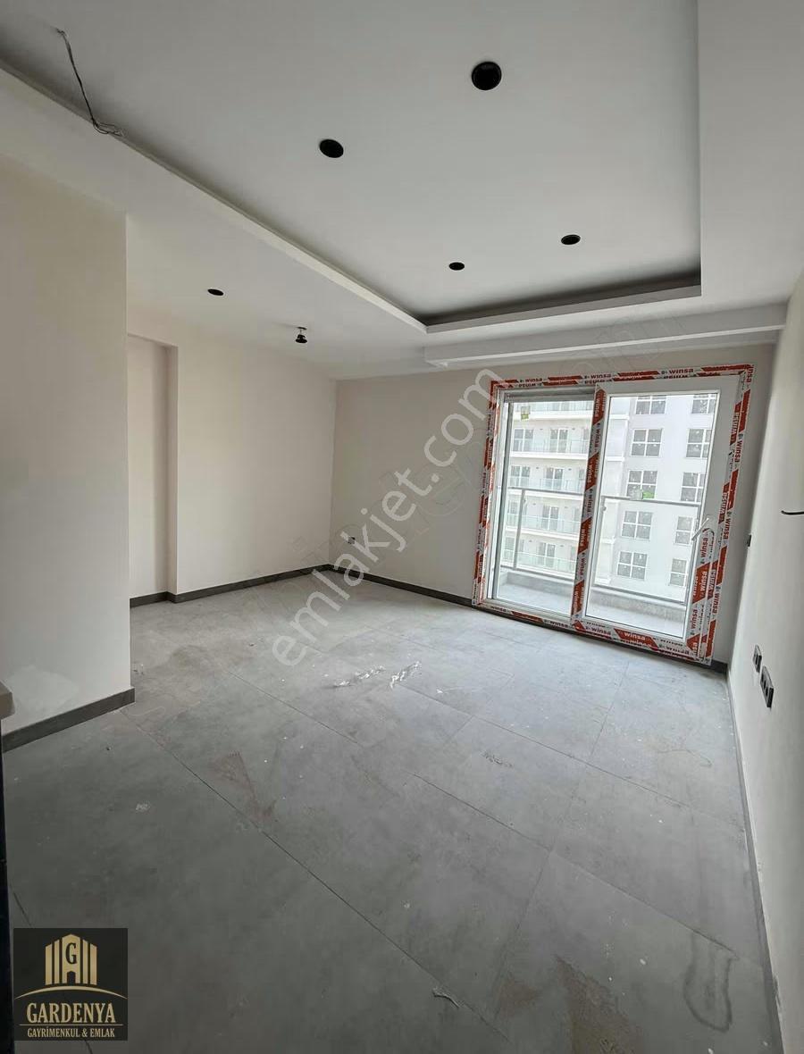 Havuzlu Site De Kiralık 1+1 Daire - Görsel 5