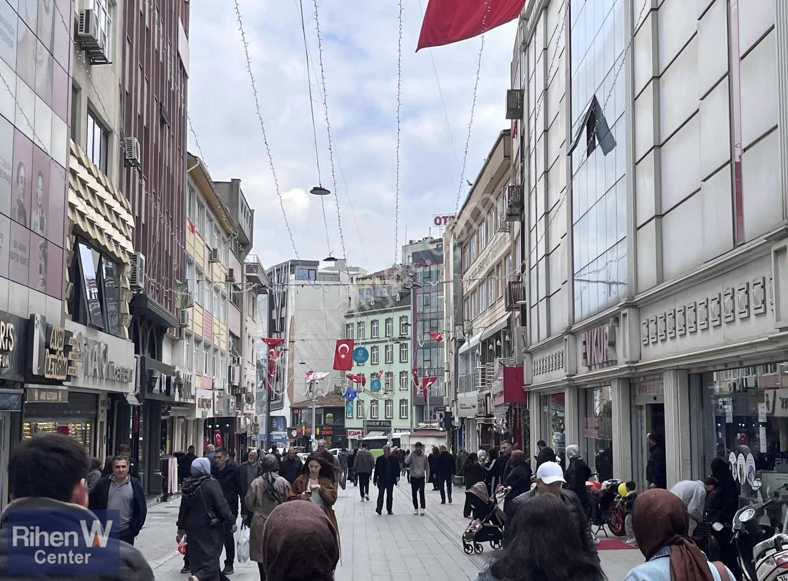 Yeniçarşı Ve Trafiğe Kapalı Eskiçarşı Kesişimi Girişi 370m2 - Görsel 6