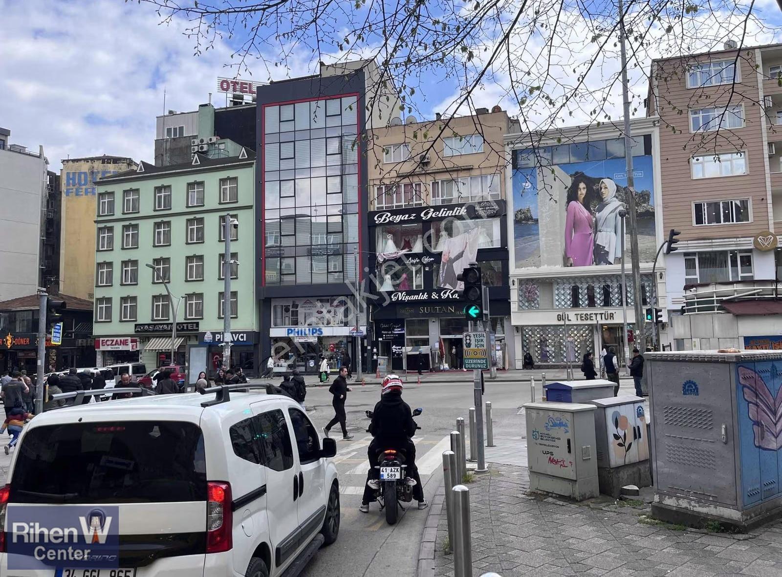 Yeniçarşı İsmetpaşa Caddesinde Kurumsala Kdvli 370m2 Düz Giriş - Görsel 3