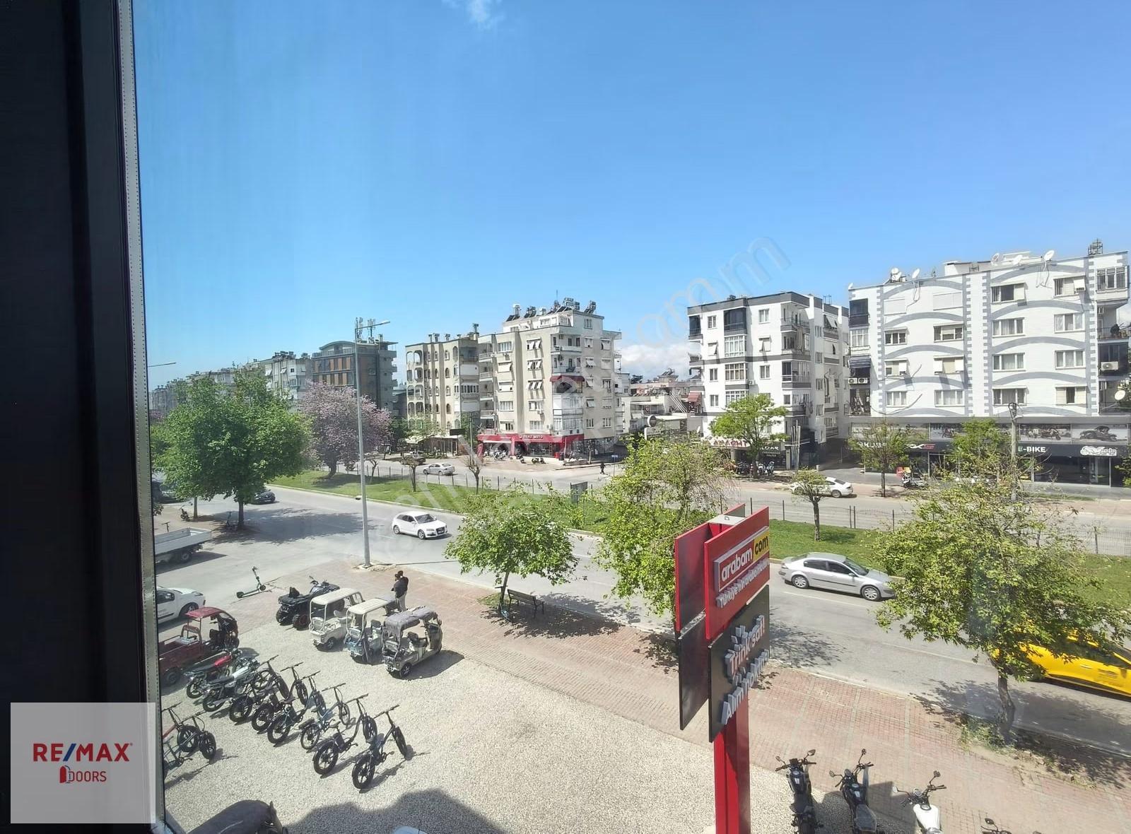 Muratpaşa Yenigün Çamlılar Plazada Kiralık Duble Ofis - Görsel 3