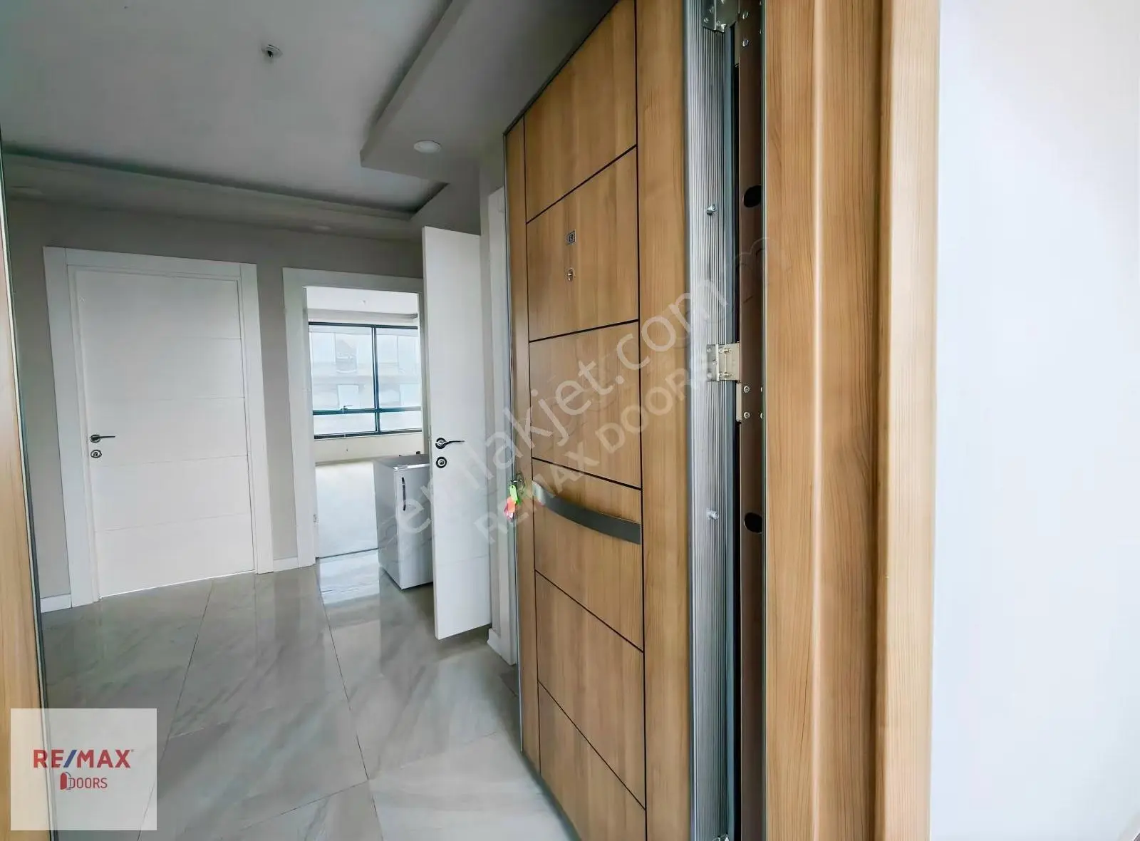 Muratpaşa Yenigün Çamlılar Plazada Kiralık Prestijli Ofis - Görsel 2