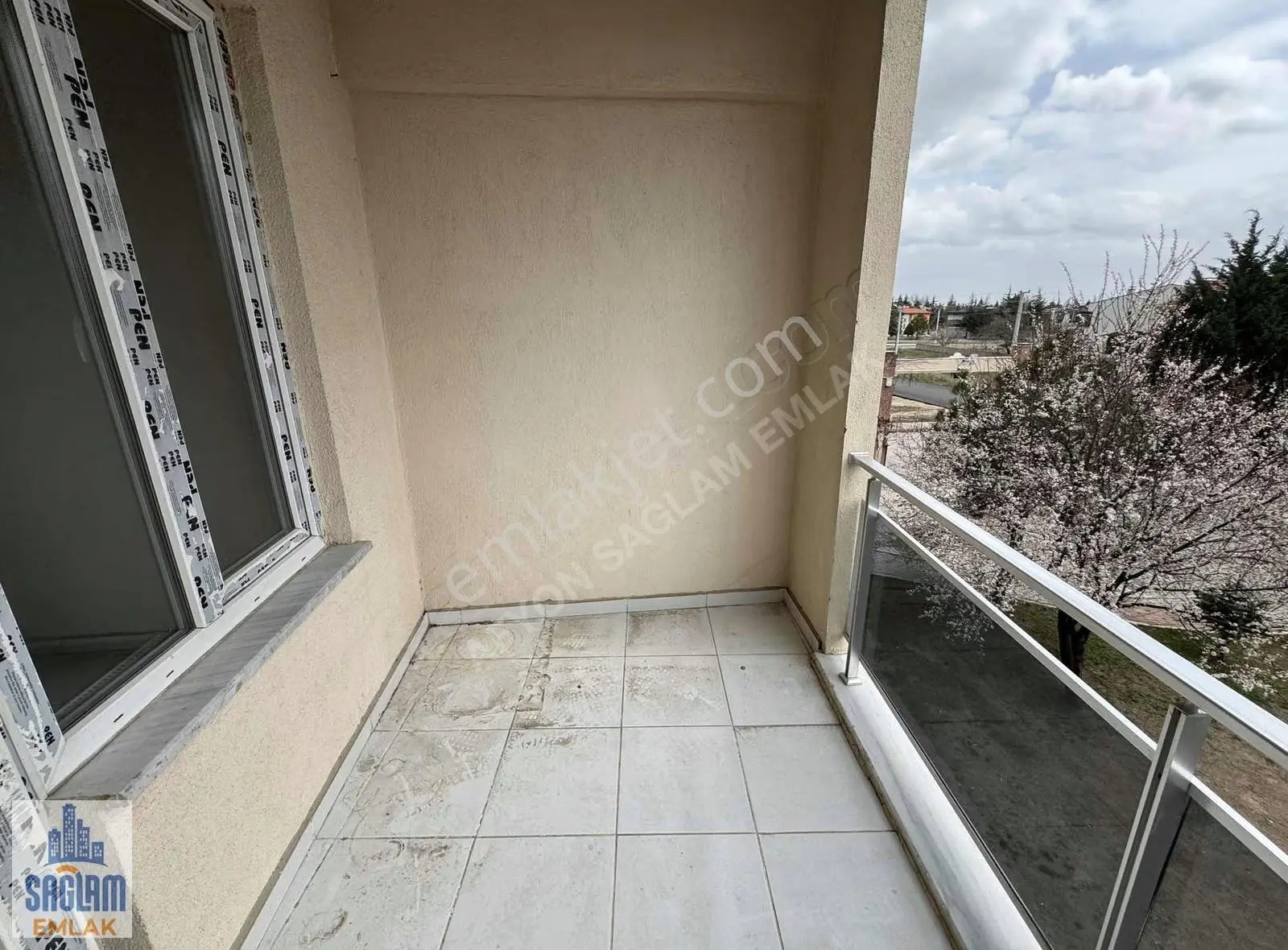 Sağlam Emlaktan Şuhut Kavşağı Site İçi Kiralık 3+1 Daire - Görsel 5