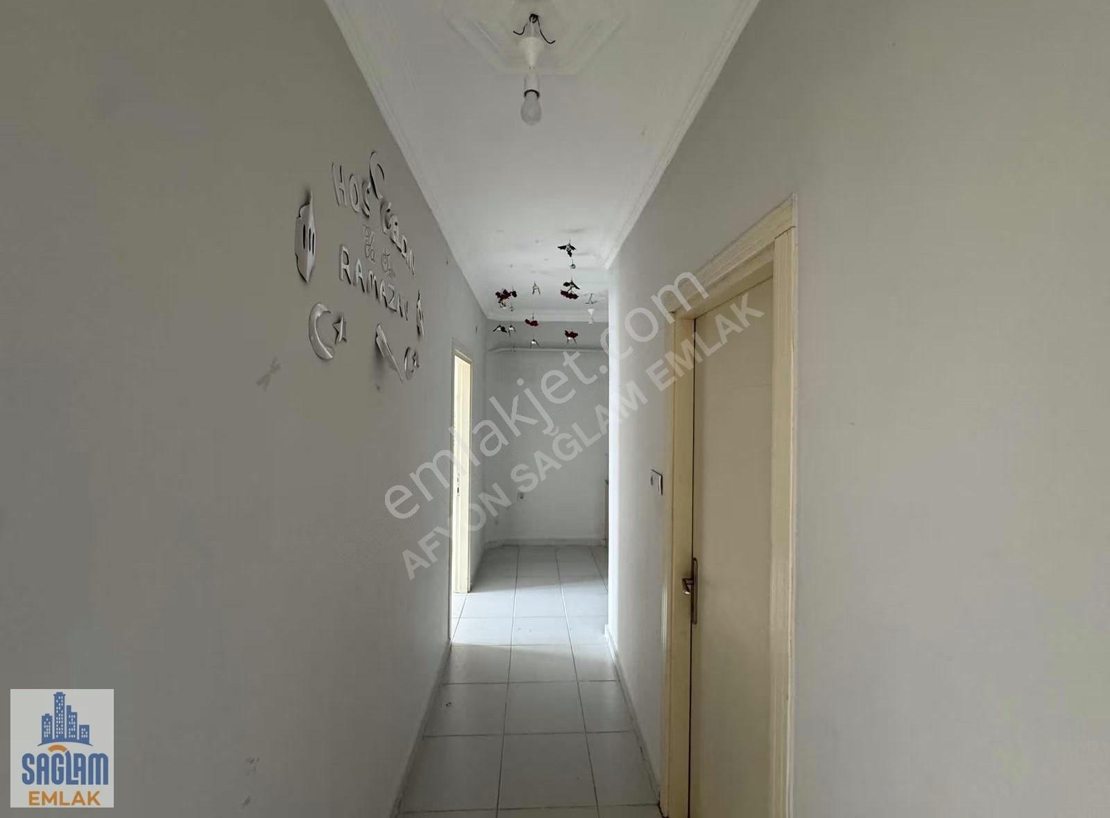 Sağlam Emlaktan Şuhut Kavşağı Site İçi Kiralık 3+1 Daire - Görsel 8