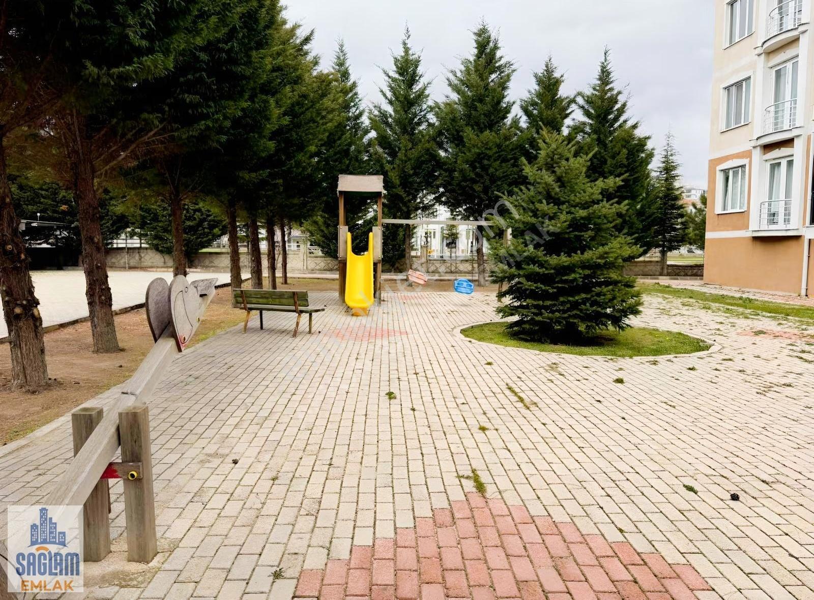 Sağlam Emlaktan Şuhut Kavşağı Site İçi Kiralık 3+1 Daire - Görsel 6