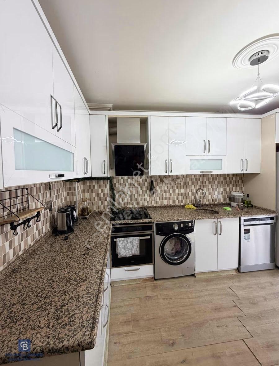 Buca Fırat Mahallesinde 5+2 210m2 Geniş Daire - Görsel 8