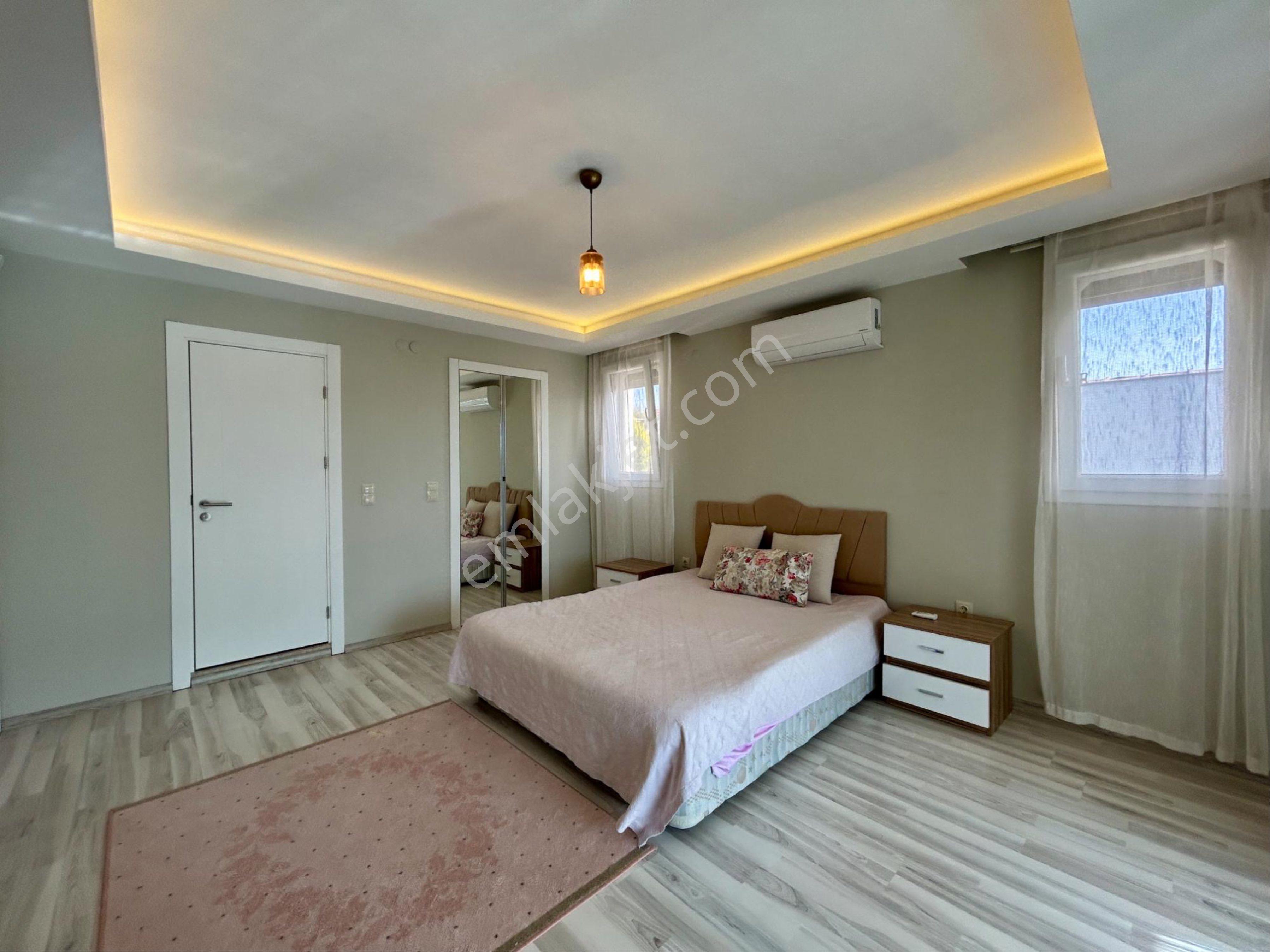 Kuşadası Değirmendere 500 M2 Arsa İçerisinde Tam Müstakil Özel Havuzlu 4+1 Villa - Görsel 13