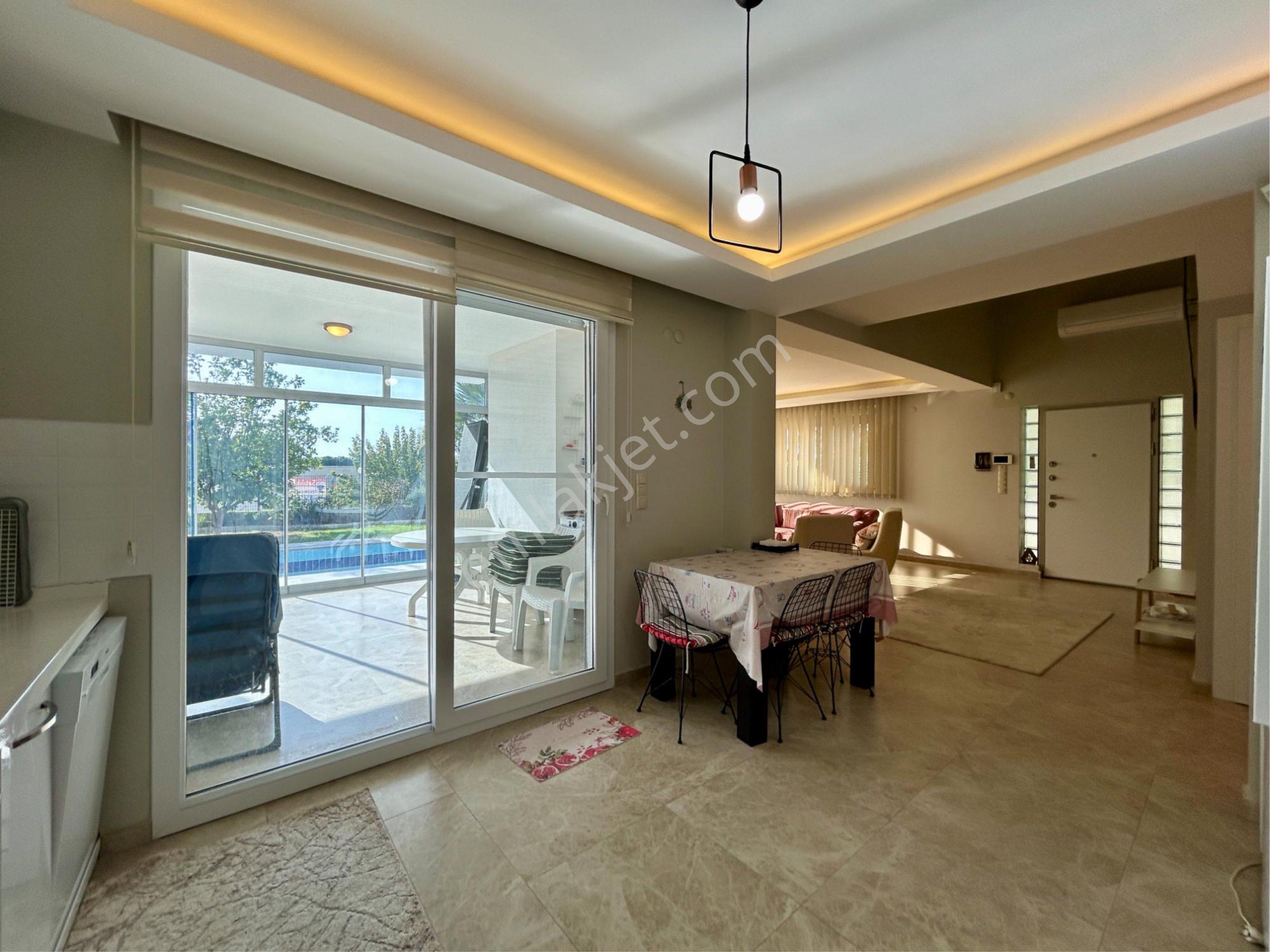 Kuşadası Değirmendere 500 M2 Arsa İçerisinde Tam Müstakil Özel Havuzlu 4+1 Villa - Görsel 26