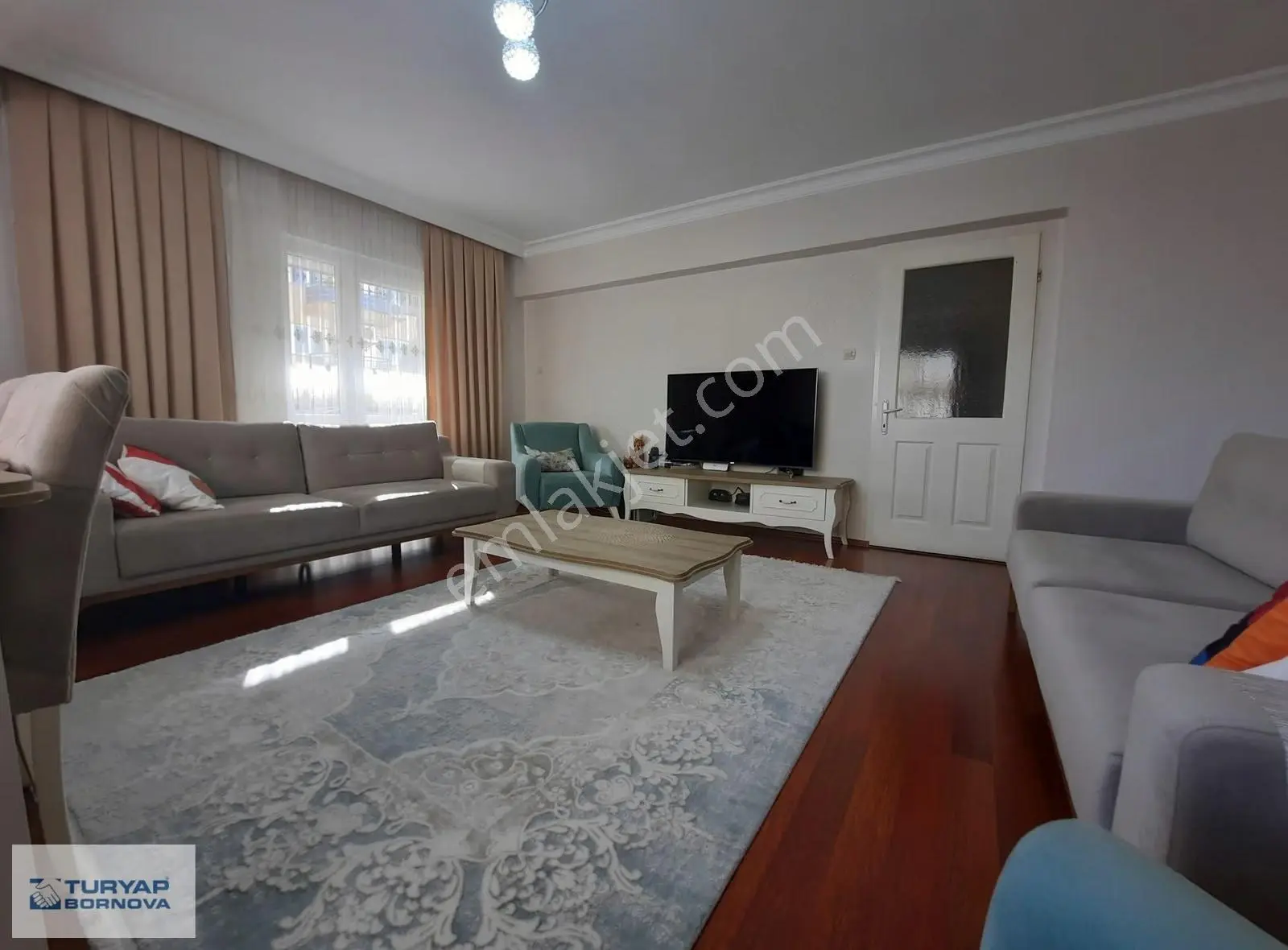 Adliye Sarayı Yakınında Doğalgaz Kombili 3+1 Ara Kat Daire