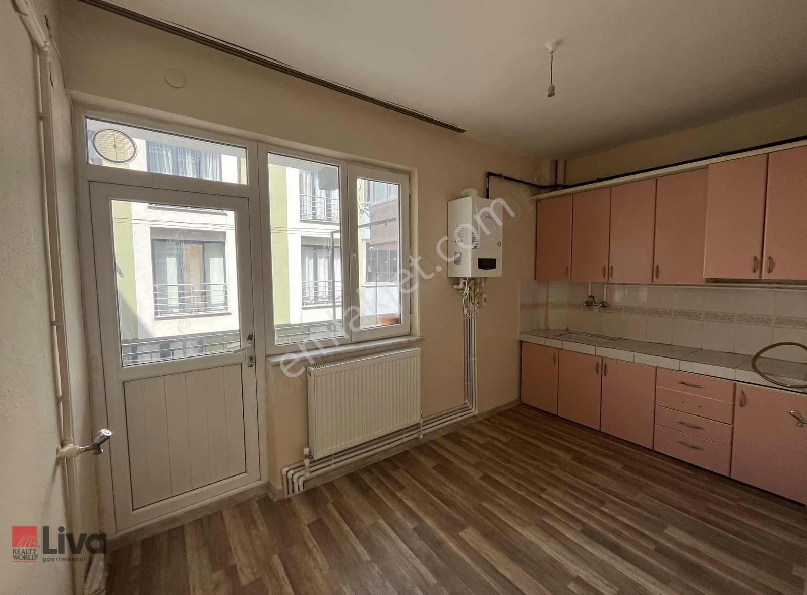 Liva'dan Gümüşçeşme Mahallesinde 2+1 Kiralık Daire - Görsel 13