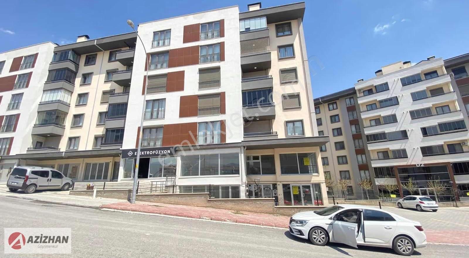Azizhan Dan Kanyon Park Civarında Kiralık Dükkan