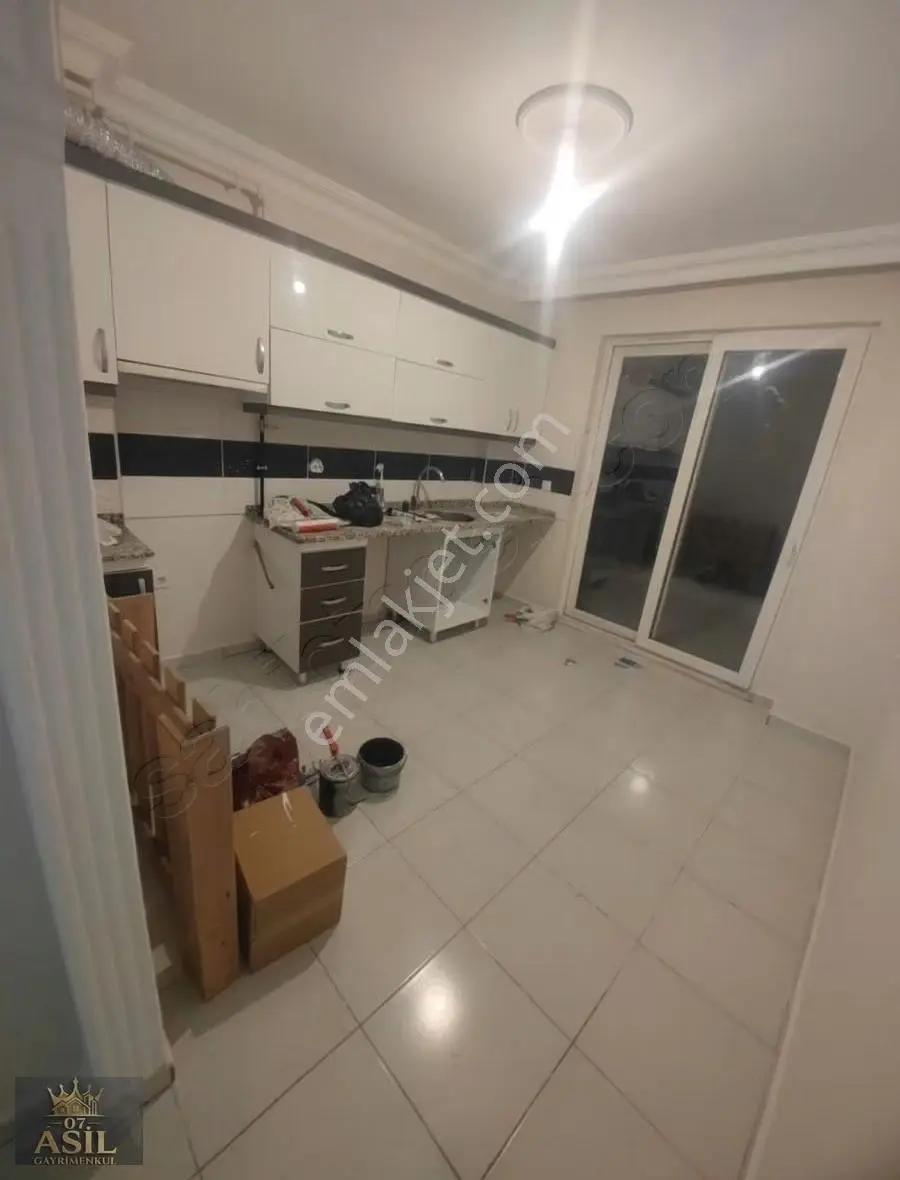 Güneş Mahallesi Sariyer Borege Yakin 2+1 Temiz Aile Binasi - Görsel 2