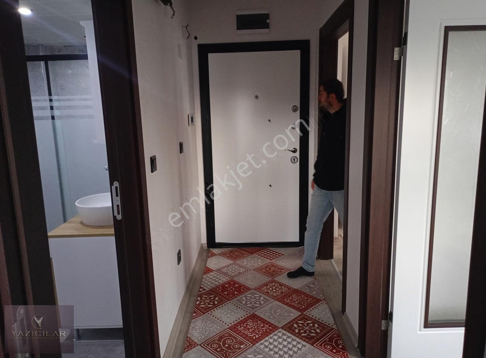 Sivas Caddesi Ebubekir Camii Yanında Eşyalı 1+1 Kiralık Daire - Görsel 13