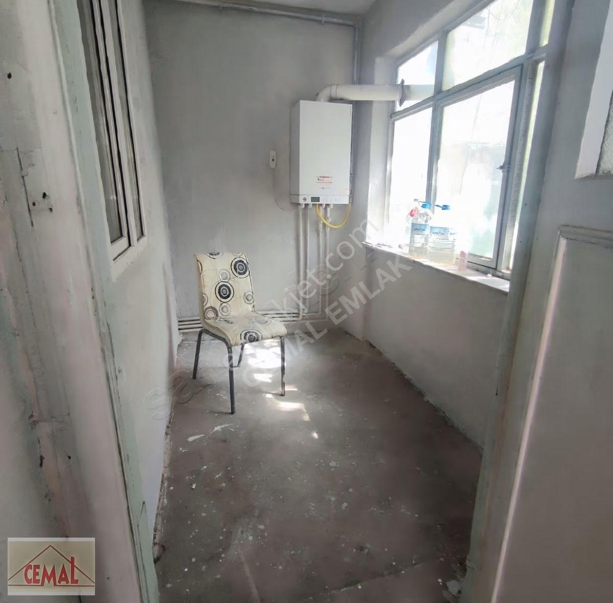 Cemal Emlak Bursa Tarihi Yıldırım Beyazıt Camii Karşısında 3 Kat - Görsel 11