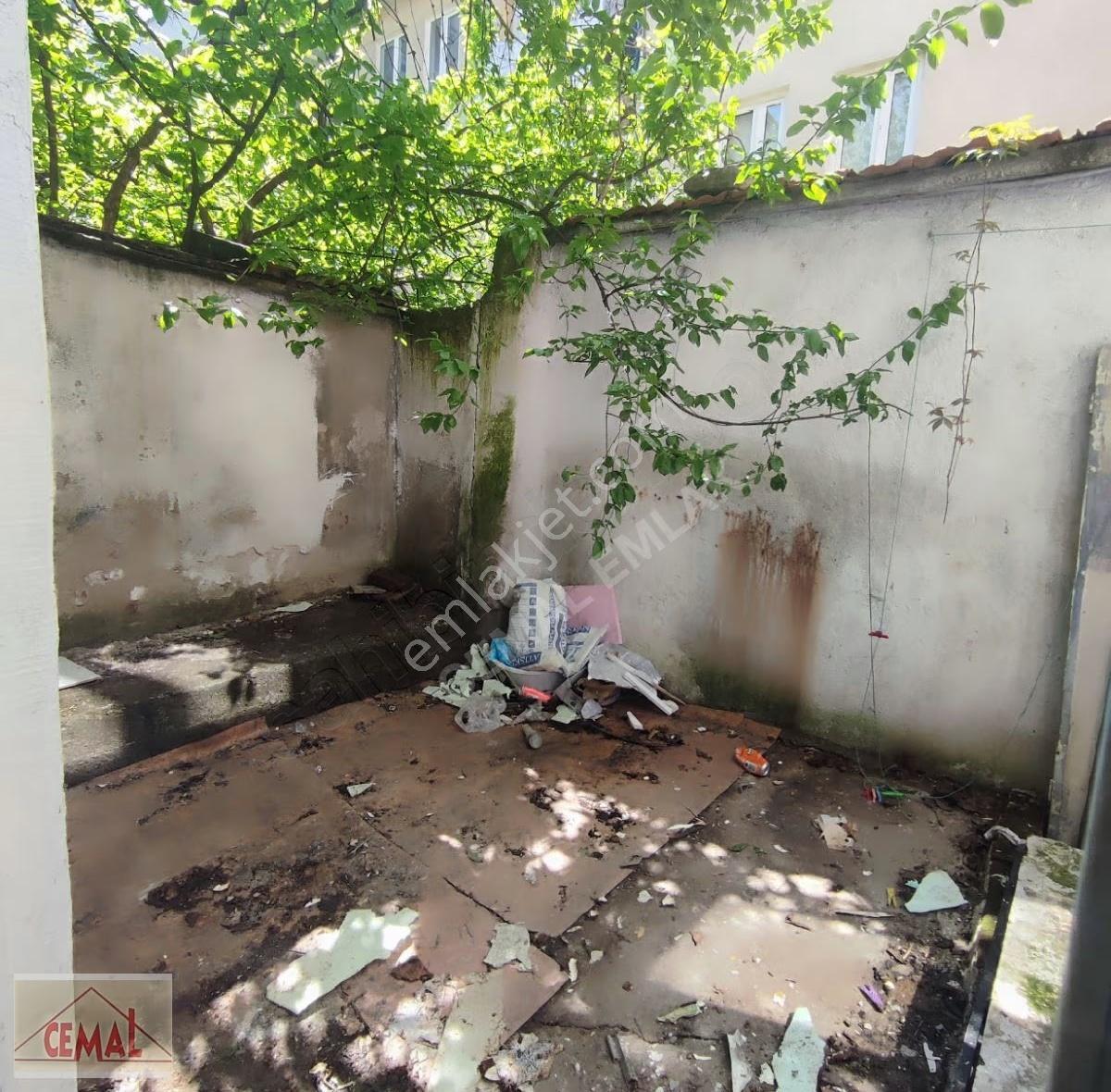 Cemal Emlak Bursa Tarihi Yıldırım Beyazıt Camii Karşısında 3 Kat - Görsel 26