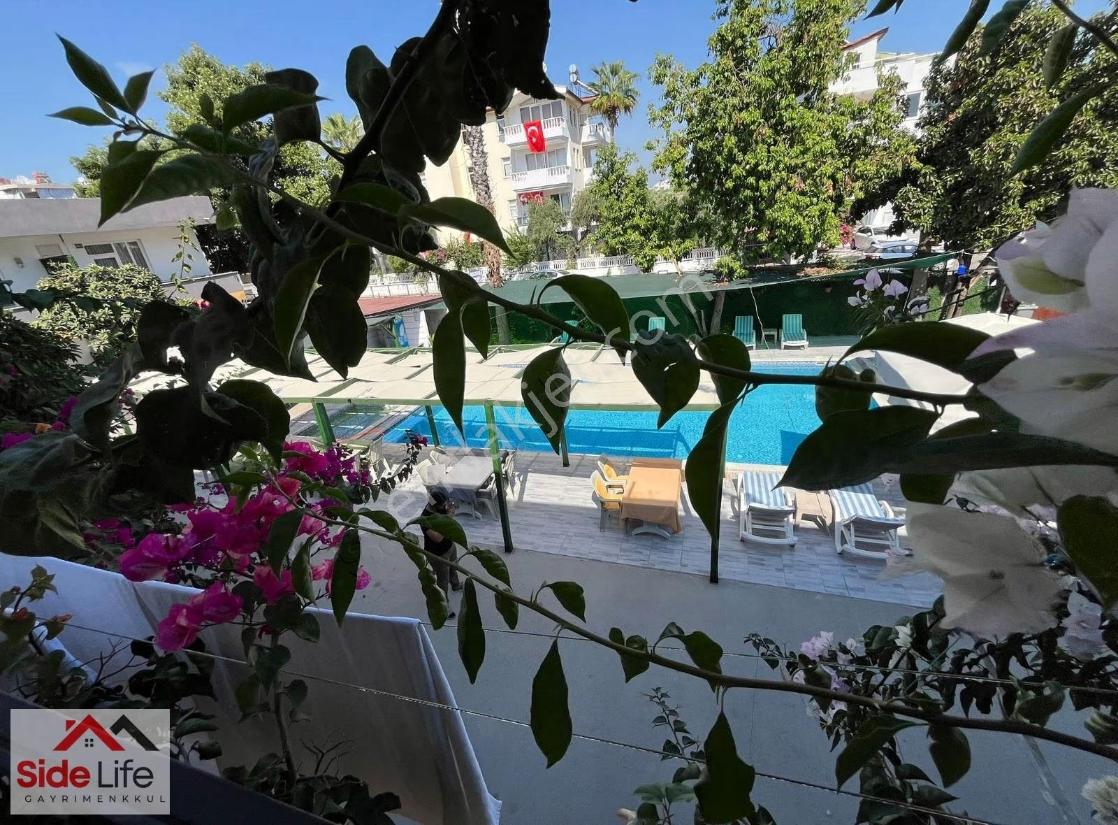 Side` De Kiralık Site İçinde 1+1 Daire