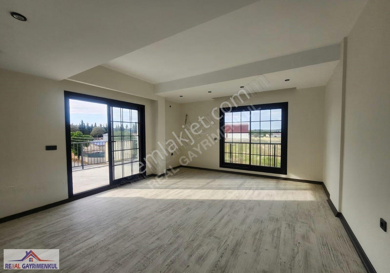 Real Gayrimenkul'den Mithatpaşa'da Büyük Bahçeli Lüks 5+1 Villa - Görsel 14