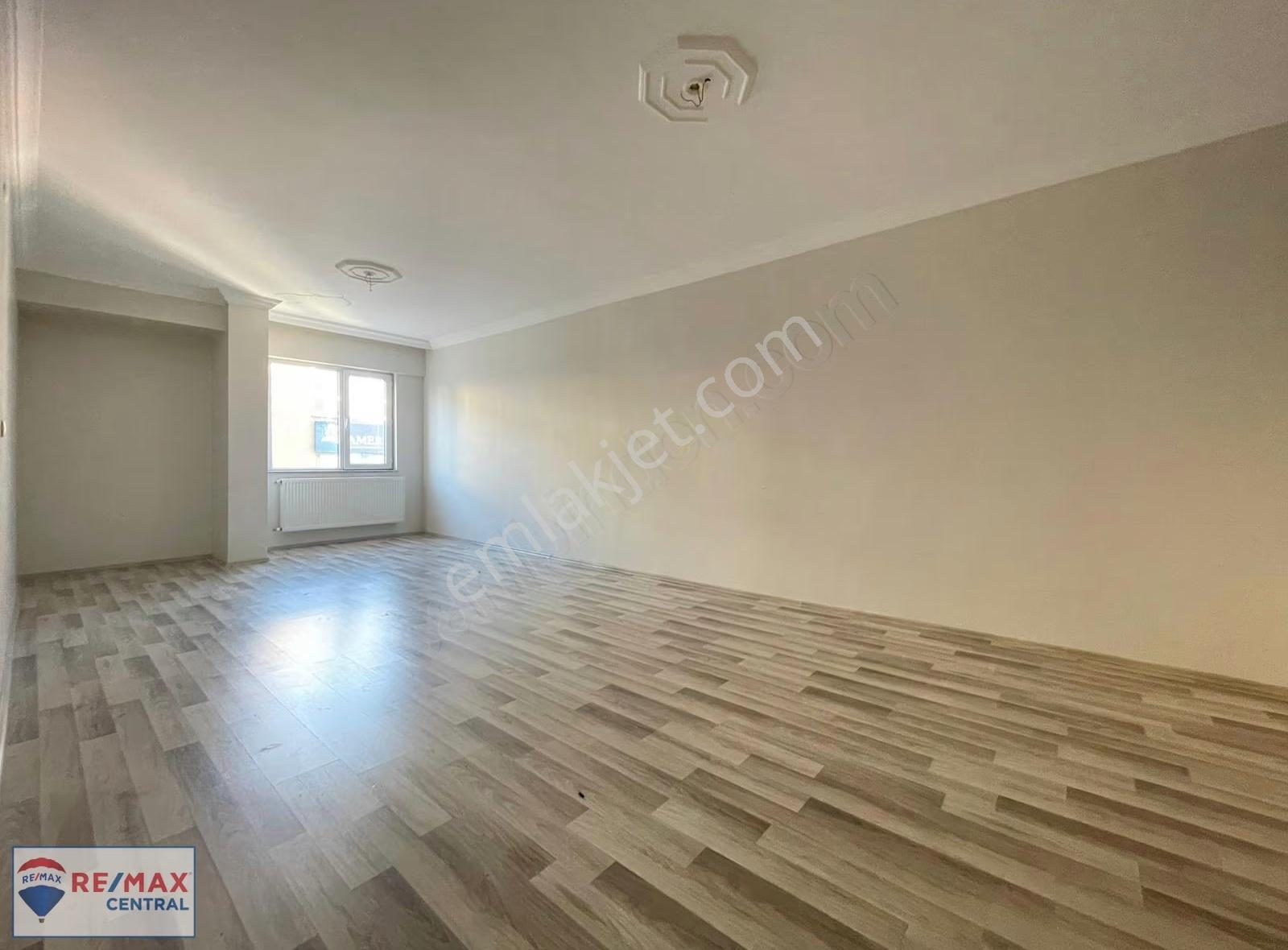 Re/max Central'dan Atatürk Caddesi Üzerinde 8 Yıllık Arakat 3+1 - Görsel 29