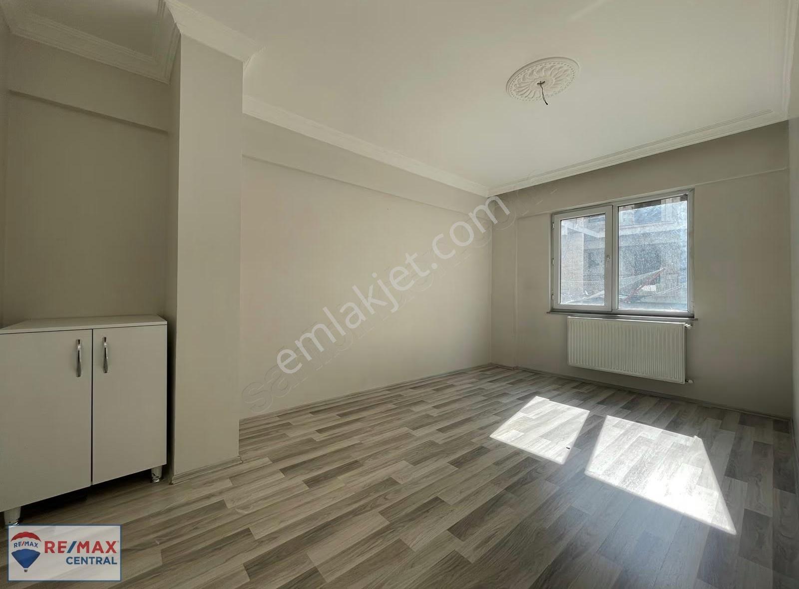 Re/max Central'dan Atatürk Caddesi Üzerinde 8 Yıllık Arakat 3+1 - Görsel 27