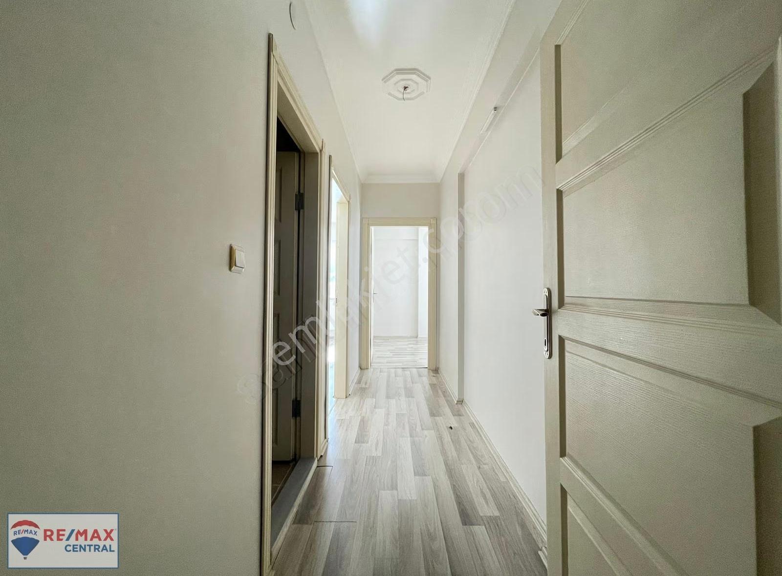 Re/max Central'dan Atatürk Caddesi Üzerinde 8 Yıllık Arakat 3+1 - Görsel 10