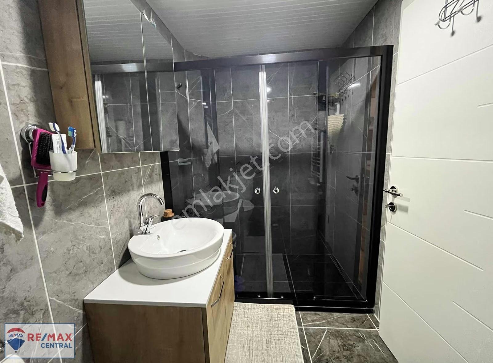 Remax Centralden Seyrantepede Satılık Lüks 3+1 - Görsel 27