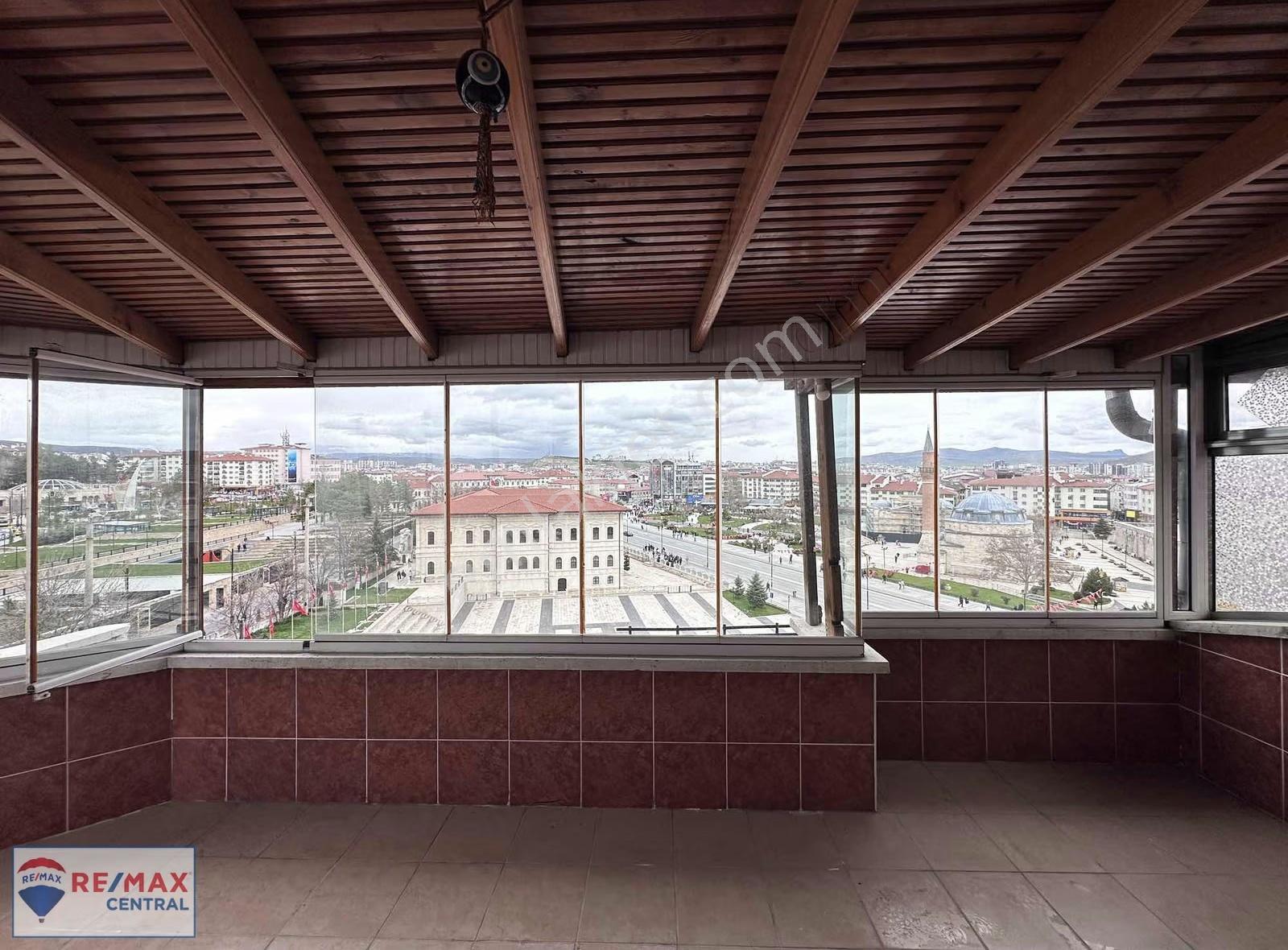 Remax Central ' Eşsiz Sivas Kent Meydanında 5+1 Manzaralı Daire - Görsel 5