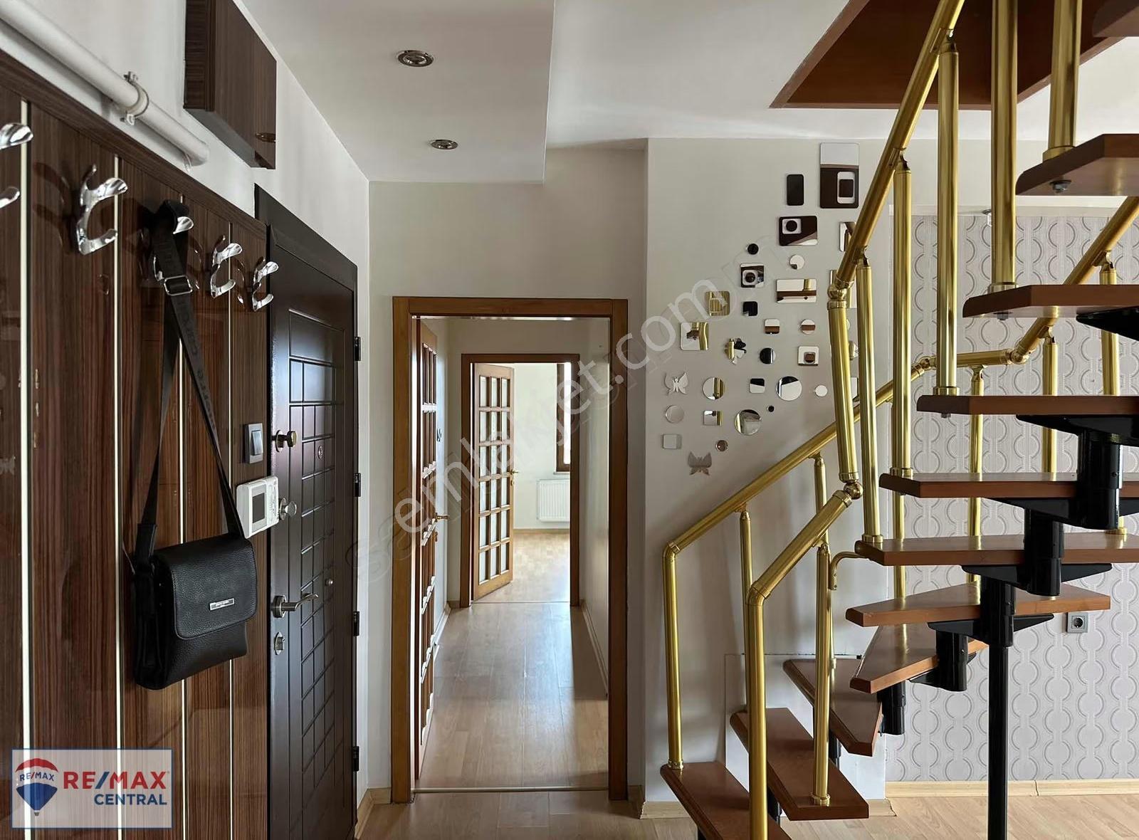 Remax Central ' Eşsiz Sivas Kent Meydanında 5+1 Manzaralı Daire - Görsel 8