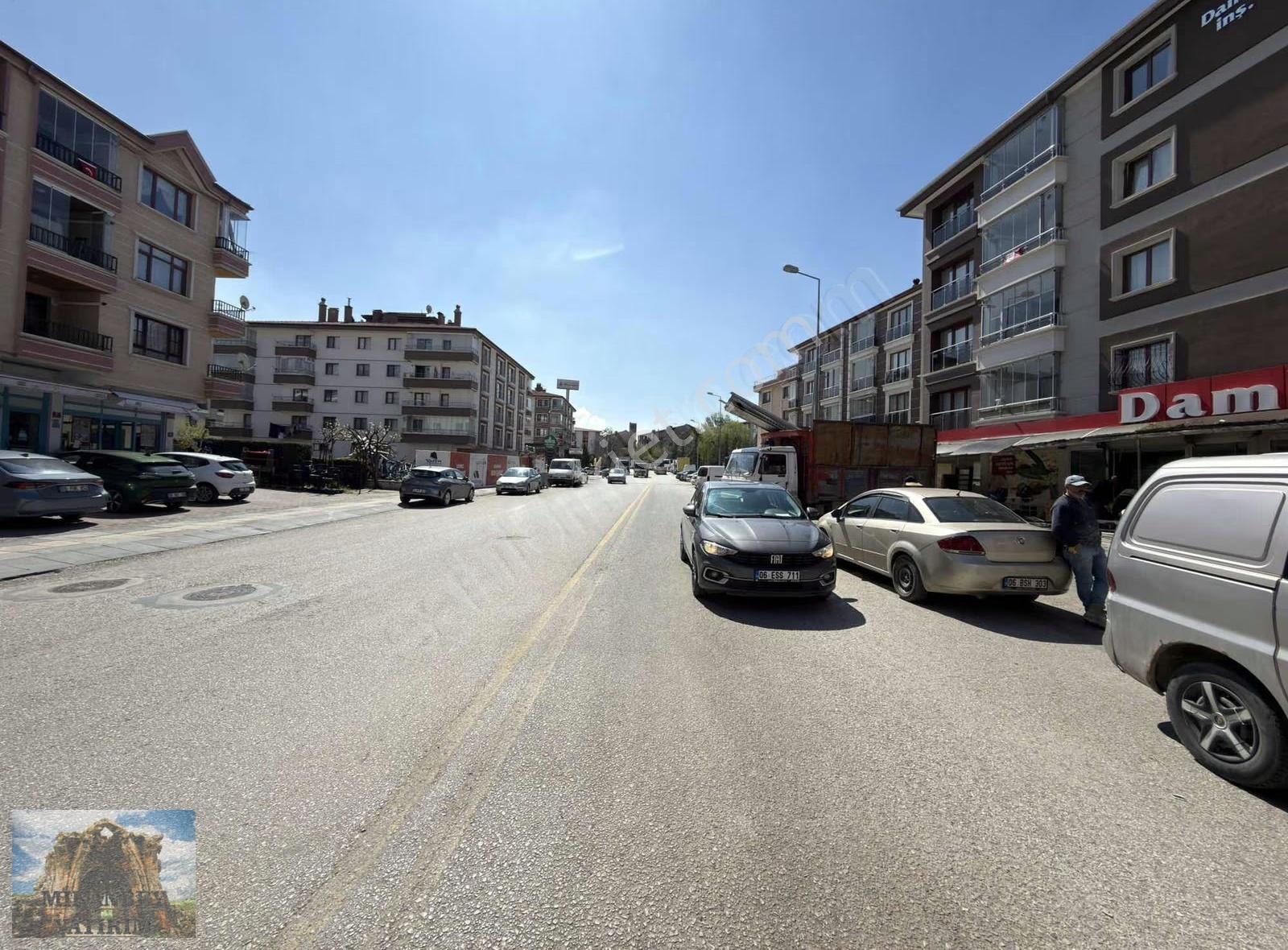 Malazgirt Caddesin'de 25m Cepheli 600 M2 Her İş Dalına Uygun! - Görsel 15