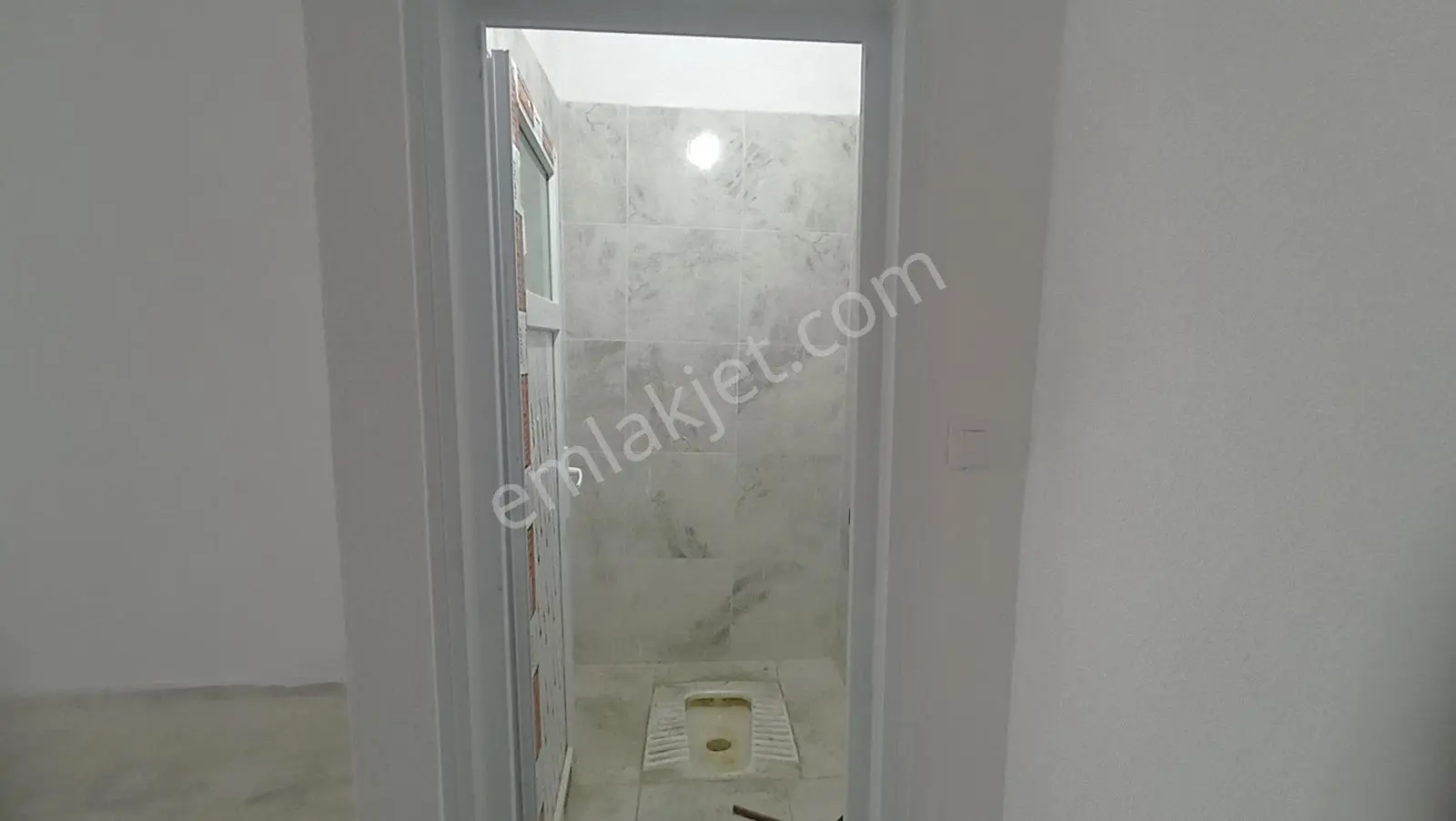 Remaxtan Satılık Cadde Üzerinde Köşebaşında 173 M2 Sıfır Dükkan - Görsel 3