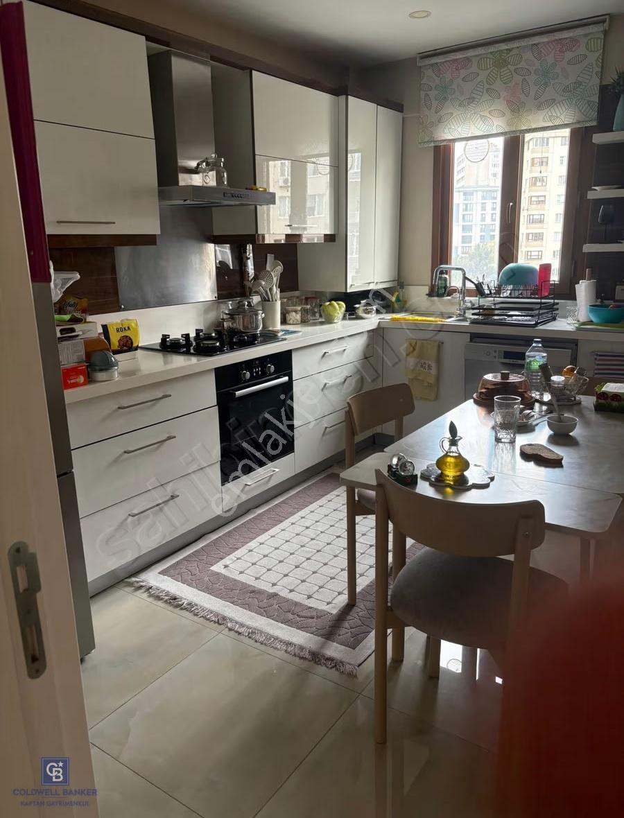 Sahrayıcedid İnönü Caddesinde Yatırımlık 3+1