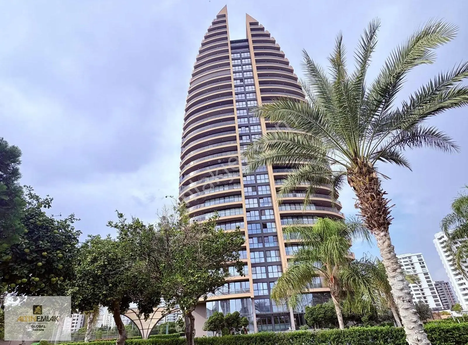 Altın Emlak'tn Zirvede 360° Lüks ! 25.katta 540 M2 Tek Daire