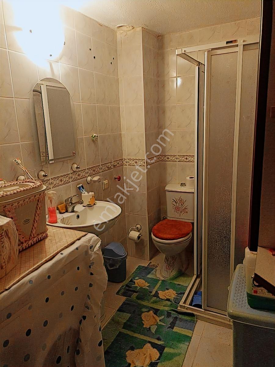 Bornova Atatürk Mahallesinde 2 Katlı Teraslı Satılık Müstakil Ev - Görsel 6