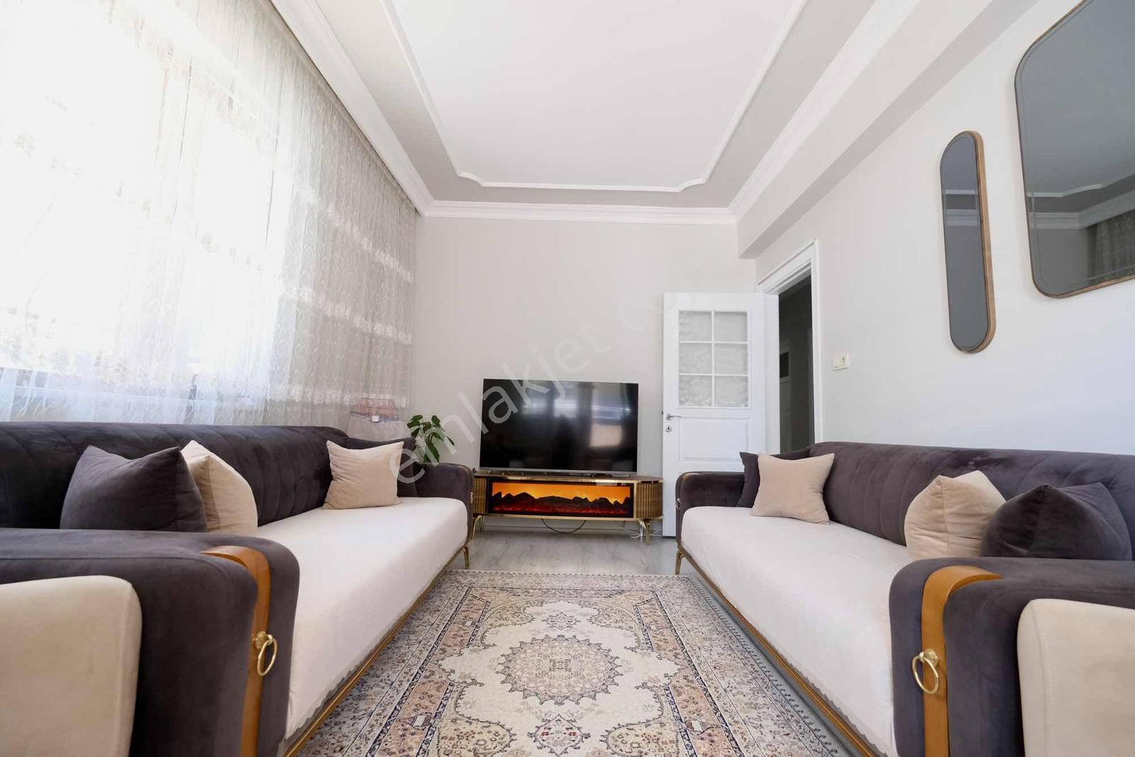 Sırameşeler'de 2+1 Ebeveyn Banyolu Satılık Daire