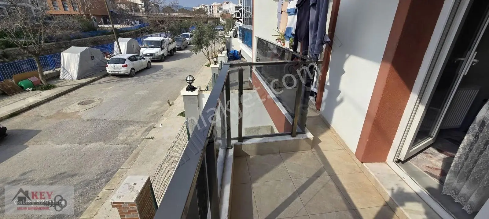 Menderes Cüneytbey'de 2+1 110 M2 Ara Kat Daire Satılıktır - Görsel 3