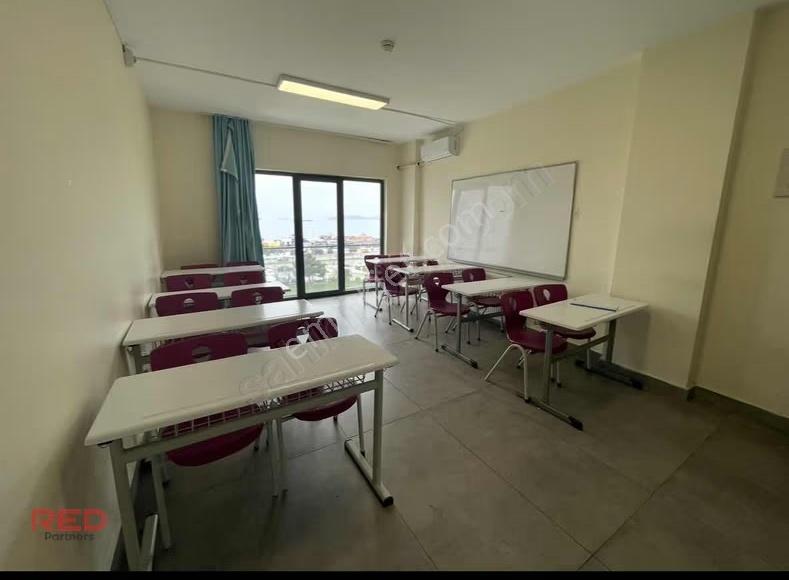 Kartal Kordonboyu Bankalar Cad. Deniz Manzaralı Satılık Ofis - Görsel 6
