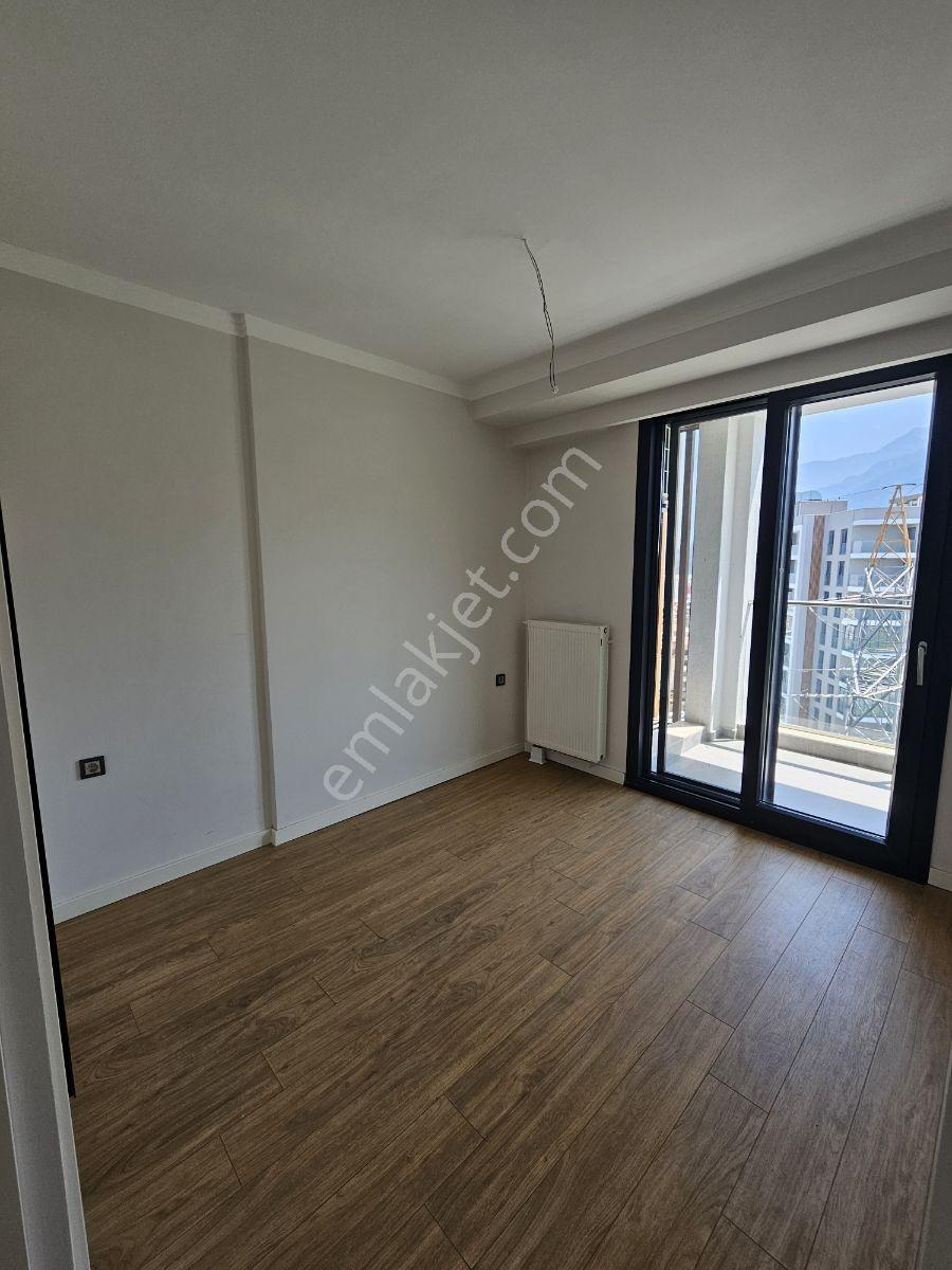 Manisa Meydan Projesinde Kiralık Köşe Daire 1+1 - Görsel 15