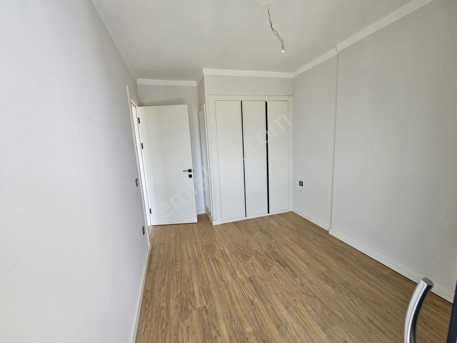 Manisa Meydan Projesinde Kiralık Köşe Daire 1+1 - Görsel 5